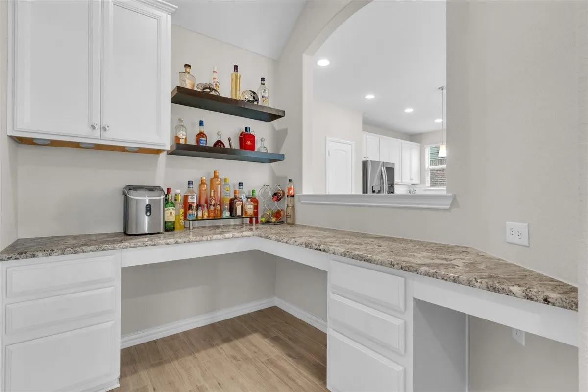 Single Family Residence For Sale in Johnson County , 3210 S Linham Drive, Mansfield, Texas 76084, 4 Bedroom, 3 Bathroom, 2 Garage spaces, 2,810 Sqft, built in 2020, mls#21298219, Real Estate Agent in Mansfield, Homes For Sale in Johnson county, Homes For Sale in Mansfield, Realtor in Mansfield Texas, Real Estate Brokerage Independent Realty Texas, Luminita Cordes Realtor