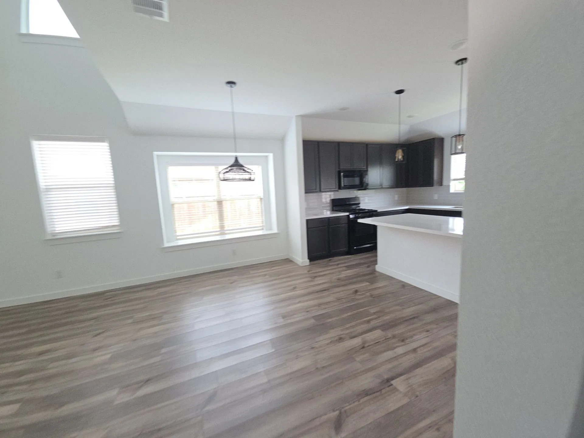 Single Family Residence For Sale in Kaufman County , 2903 Doggett Drive, Forney, Texas 75126, 3 Bedroom, 3 Bathroom, 2 Garage spaces, 2,129 Sqft, built in 2022, mls#21298223, Real Estate Agent in Forney, Homes For Sale in Kaufman county, Homes For Sale in Forney, Realtor in Forney Texas, Real Estate Brokerage Independent Realty Texas, Luminita Cordes Realtor
