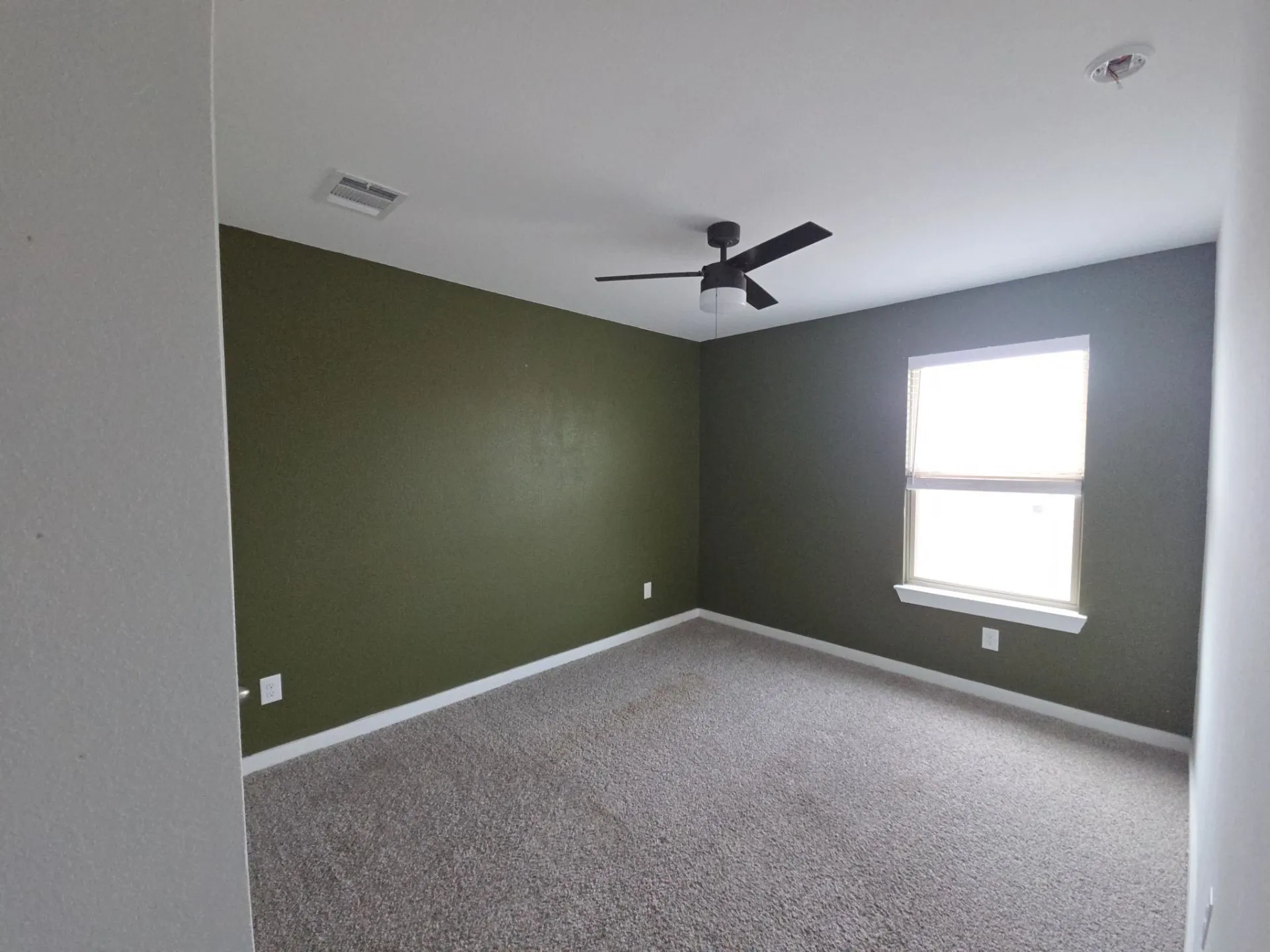 Single Family Residence For Sale in Kaufman County , 2903 Doggett Drive, Forney, Texas 75126, 3 Bedroom, 3 Bathroom, 2 Garage spaces, 2,129 Sqft, built in 2022, mls#21298223, Real Estate Agent in Forney, Homes For Sale in Kaufman county, Homes For Sale in Forney, Realtor in Forney Texas, Real Estate Brokerage Independent Realty Texas, Luminita Cordes Realtor