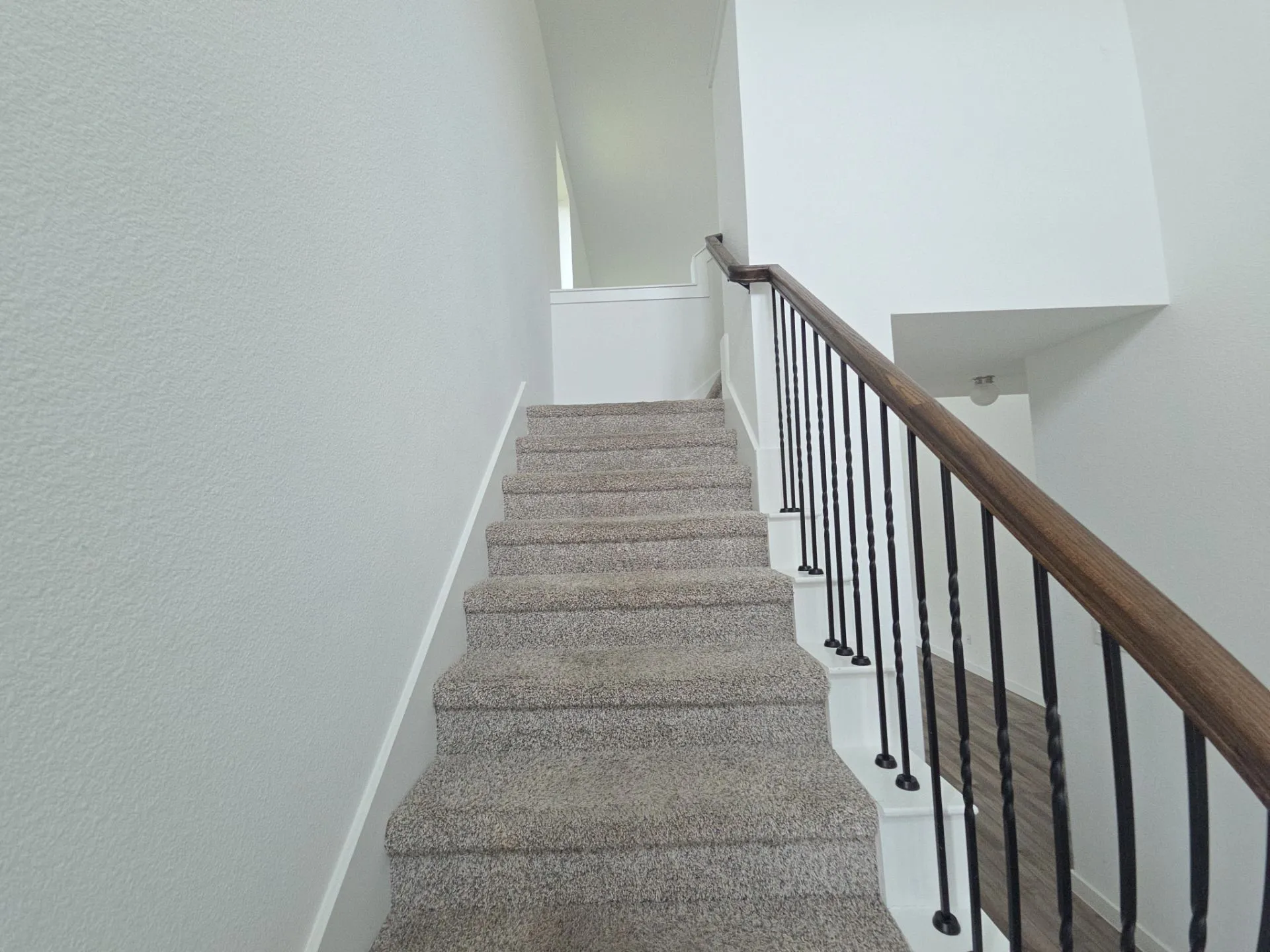 Single Family Residence For Sale in Kaufman County , 2903 Doggett Drive, Forney, Texas 75126, 3 Bedroom, 3 Bathroom, 2 Garage spaces, 2,129 Sqft, built in 2022, mls#21298223, Real Estate Agent in Forney, Homes For Sale in Kaufman county, Homes For Sale in Forney, Realtor in Forney Texas, Real Estate Brokerage Independent Realty Texas, Luminita Cordes Realtor