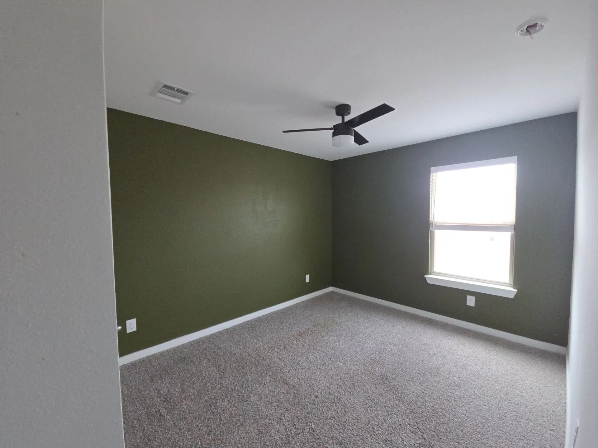 Single Family Residence For Sale in Kaufman County , 2903 Doggett Drive, Forney, Texas 75126, 3 Bedroom, 3 Bathroom, 2 Garage spaces, 2,129 Sqft, built in 2022, mls#21298223, Real Estate Agent in Forney, Homes For Sale in Kaufman county, Homes For Sale in Forney, Realtor in Forney Texas, Real Estate Brokerage Independent Realty Texas, Luminita Cordes Realtor