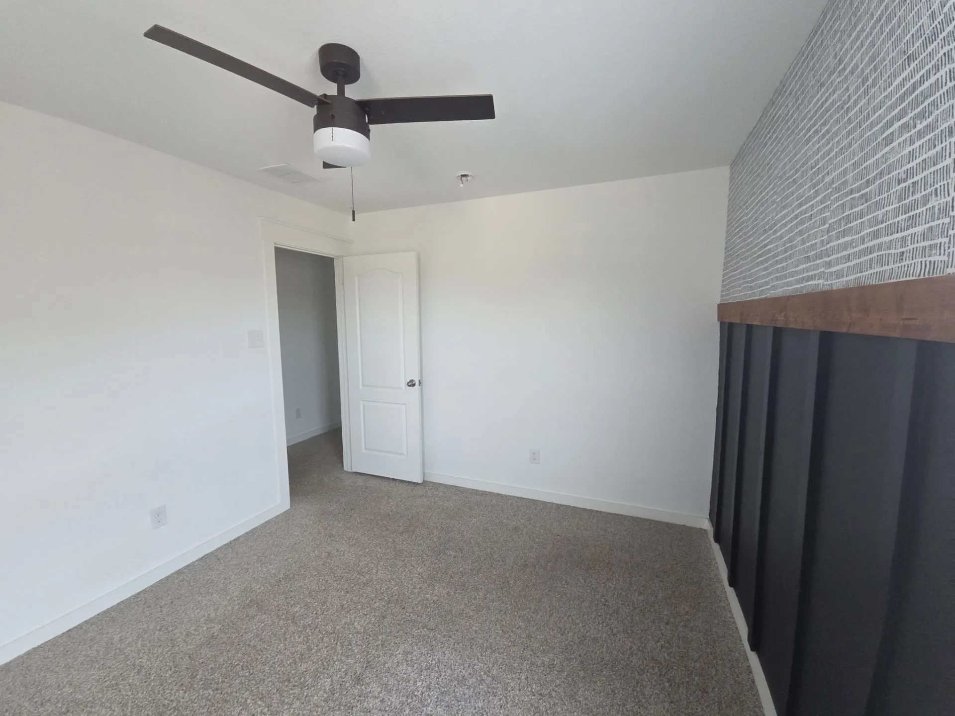 Single Family Residence For Sale in Kaufman County , 2903 Doggett Drive, Forney, Texas 75126, 3 Bedroom, 3 Bathroom, 2 Garage spaces, 2,129 Sqft, built in 2022, mls#21298223, Real Estate Agent in Forney, Homes For Sale in Kaufman county, Homes For Sale in Forney, Realtor in Forney Texas, Real Estate Brokerage Independent Realty Texas, Luminita Cordes Realtor