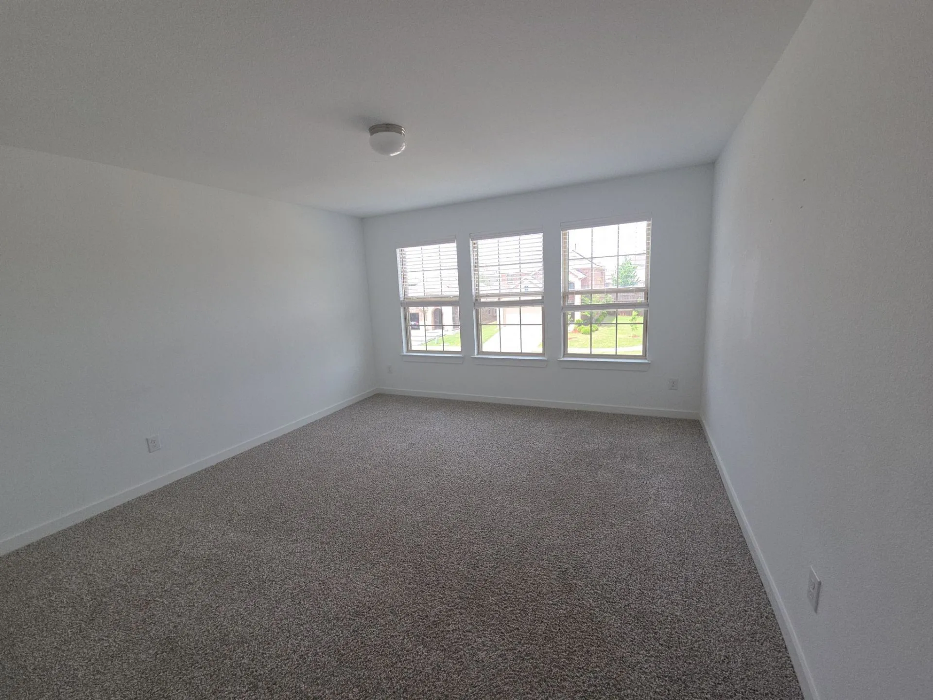 Single Family Residence For Sale in Kaufman County , 2903 Doggett Drive, Forney, Texas 75126, 3 Bedroom, 3 Bathroom, 2 Garage spaces, 2,129 Sqft, built in 2022, mls#21298223, Real Estate Agent in Forney, Homes For Sale in Kaufman county, Homes For Sale in Forney, Realtor in Forney Texas, Real Estate Brokerage Independent Realty Texas, Luminita Cordes Realtor