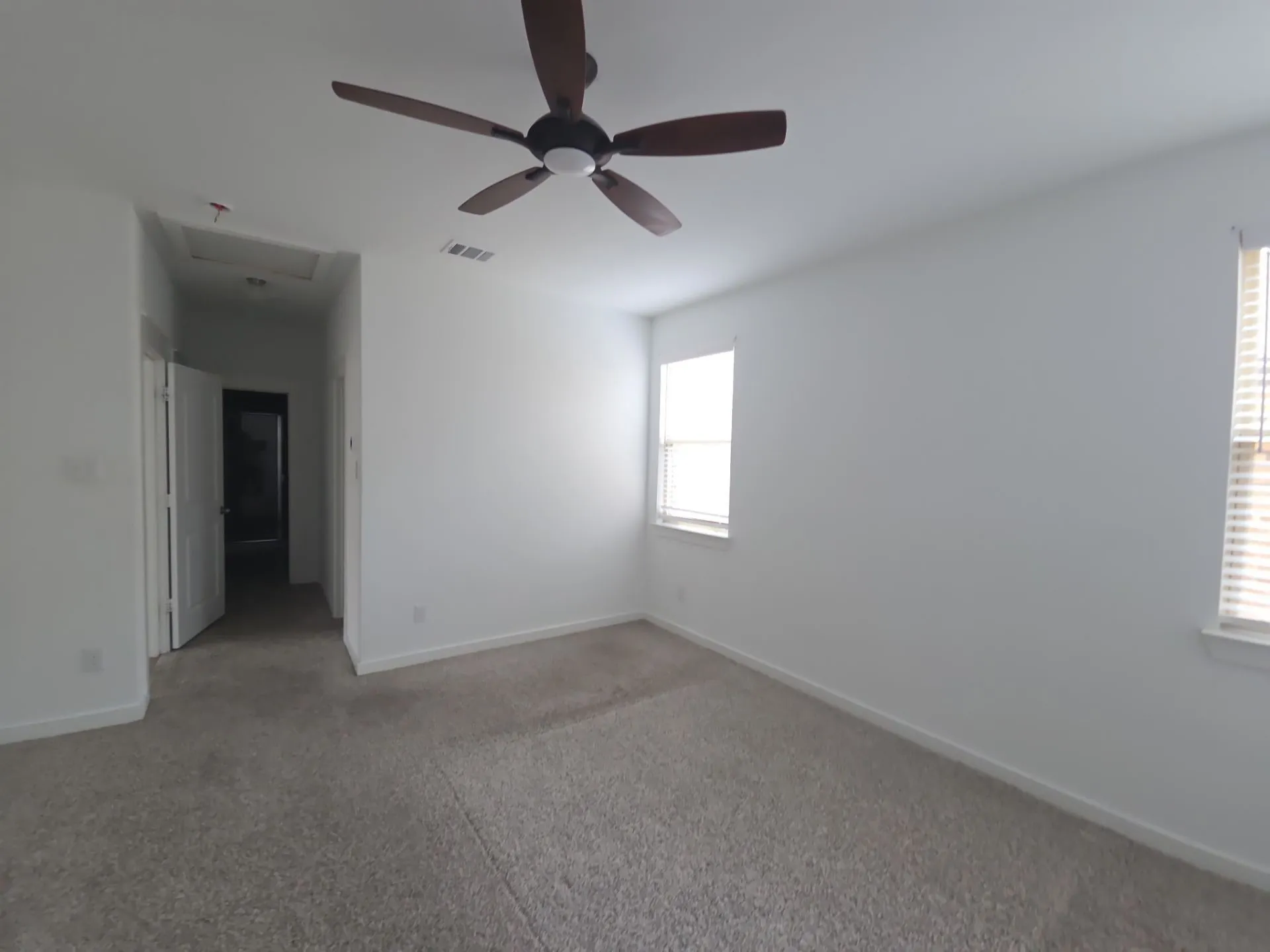 Single Family Residence For Sale in Kaufman County , 2903 Doggett Drive, Forney, Texas 75126, 3 Bedroom, 3 Bathroom, 2 Garage spaces, 2,129 Sqft, built in 2022, mls#21298223, Real Estate Agent in Forney, Homes For Sale in Kaufman county, Homes For Sale in Forney, Realtor in Forney Texas, Real Estate Brokerage Independent Realty Texas, Luminita Cordes Realtor