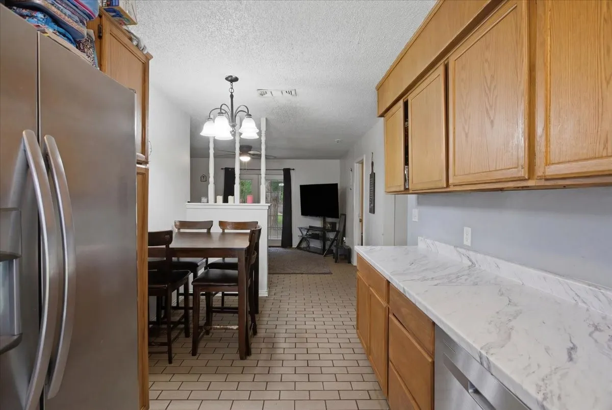 Single Family Residence For Sale in Johnson County , 701 N Douglas Avenue, Cleburne, Texas 76033, 3 Bedroom, 2 Bathroom, 2 Garage spaces, 1,138 Sqft, built in 1970, mls#21296535, Real Estate Agent in Cleburne, Homes For Sale in Johnson county, Homes For Sale in Cleburne, Realtor in Cleburne Texas, Real Estate Brokerage Independent Realty Texas, Luminita Cordes Realtor