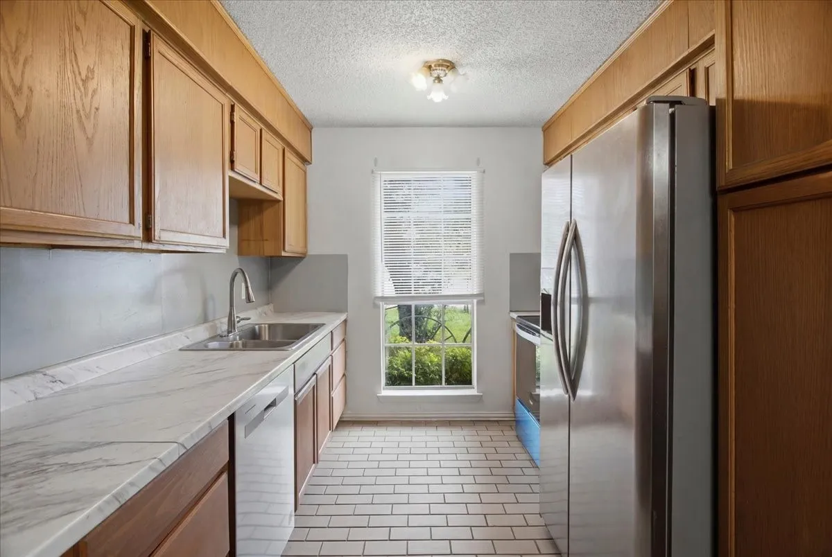 Single Family Residence For Sale in Johnson County , 701 N Douglas Avenue, Cleburne, Texas 76033, 3 Bedroom, 2 Bathroom, 2 Garage spaces, 1,138 Sqft, built in 1970, mls#21296535, Real Estate Agent in Cleburne, Homes For Sale in Johnson county, Homes For Sale in Cleburne, Realtor in Cleburne Texas, Real Estate Brokerage Independent Realty Texas, Luminita Cordes Realtor