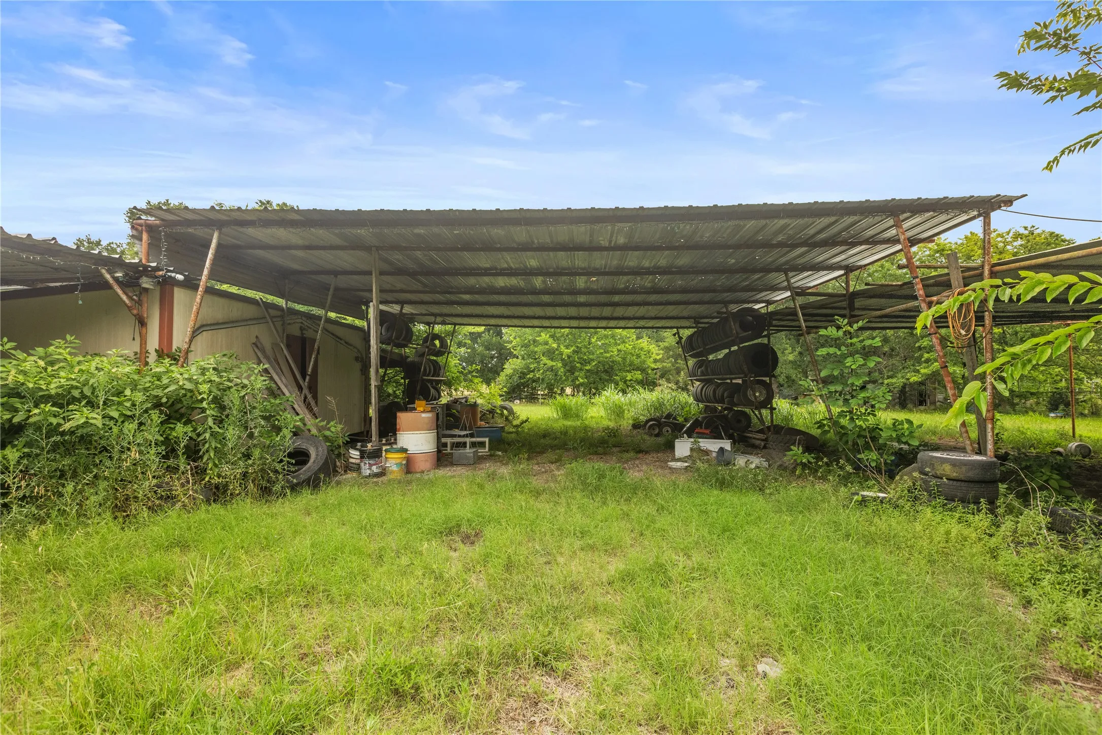 Single Family Residence For Sale in Fannin County , 8677 S Fm 898, Whitewright, Texas 75491, 4 Bedroom, 2 Bathroom, 2 Garage spaces, 2,888 Sqft, built in 1983, mls#21297959, Real Estate Agent in Whitewright, Homes For Sale in Fannin county, Homes For Sale in Whitewright, Realtor in Whitewright Texas, Real Estate Brokerage Independent Realty Texas, Luminita Cordes Realtor