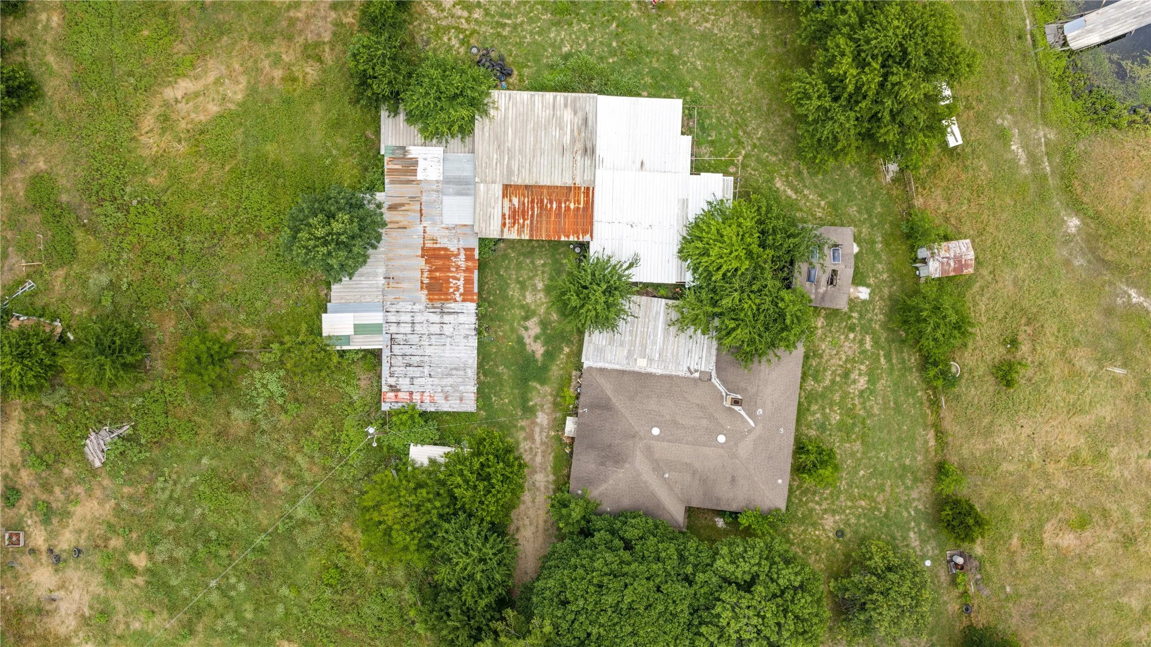 Single Family Residence For Sale in Fannin County , 8677 S Fm 898, Whitewright, Texas 75491, 4 Bedroom, 2 Bathroom, 2 Garage spaces, 2,888 Sqft, built in 1983, mls#21297959, Real Estate Agent in Whitewright, Homes For Sale in Fannin county, Homes For Sale in Whitewright, Realtor in Whitewright Texas, Real Estate Brokerage Independent Realty Texas, Luminita Cordes Realtor
