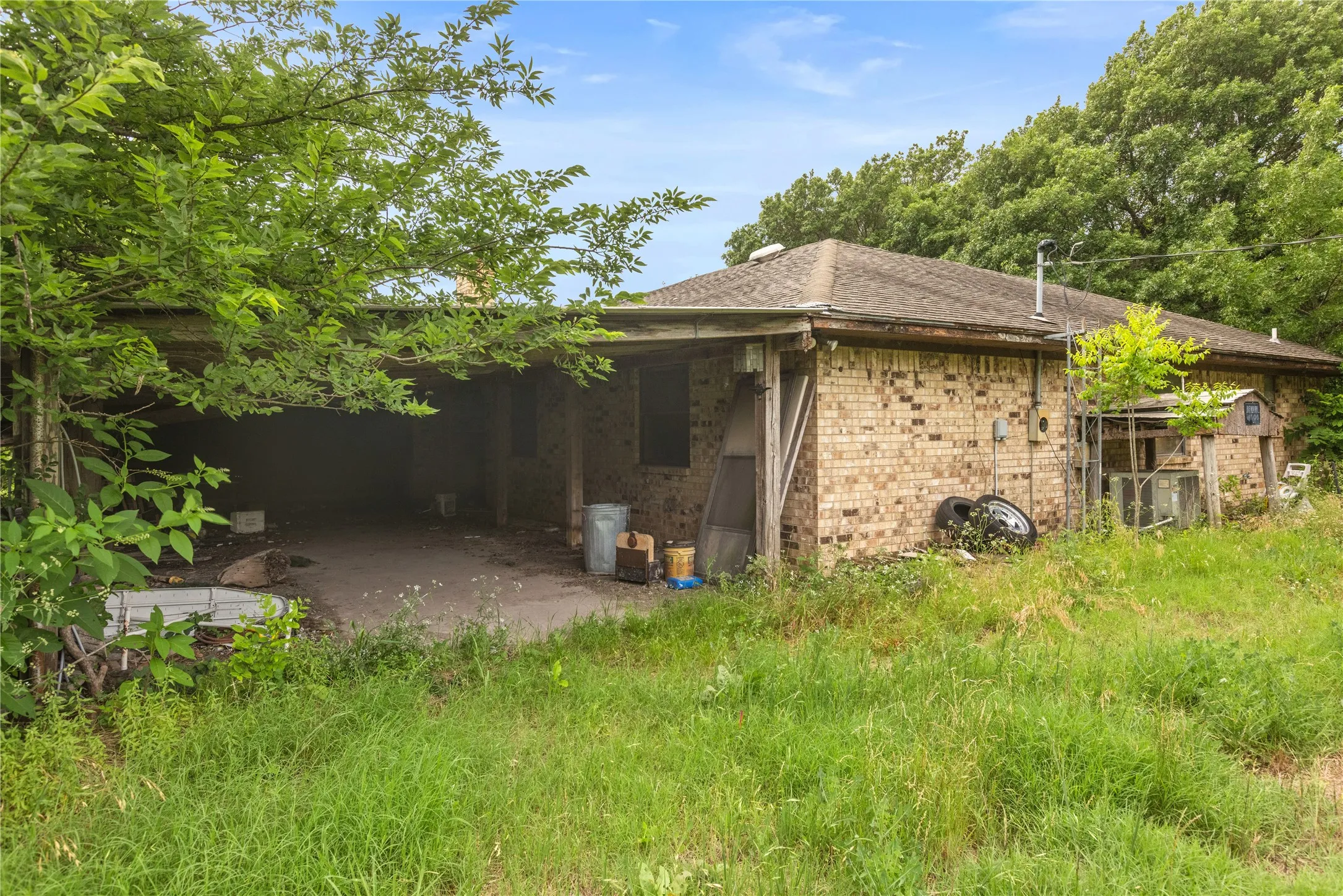 Single Family Residence For Sale in Fannin County , 8677 S Fm 898, Whitewright, Texas 75491, 4 Bedroom, 2 Bathroom, 2 Garage spaces, 2,888 Sqft, built in 1983, mls#21297959, Real Estate Agent in Whitewright, Homes For Sale in Fannin county, Homes For Sale in Whitewright, Realtor in Whitewright Texas, Real Estate Brokerage Independent Realty Texas, Luminita Cordes Realtor