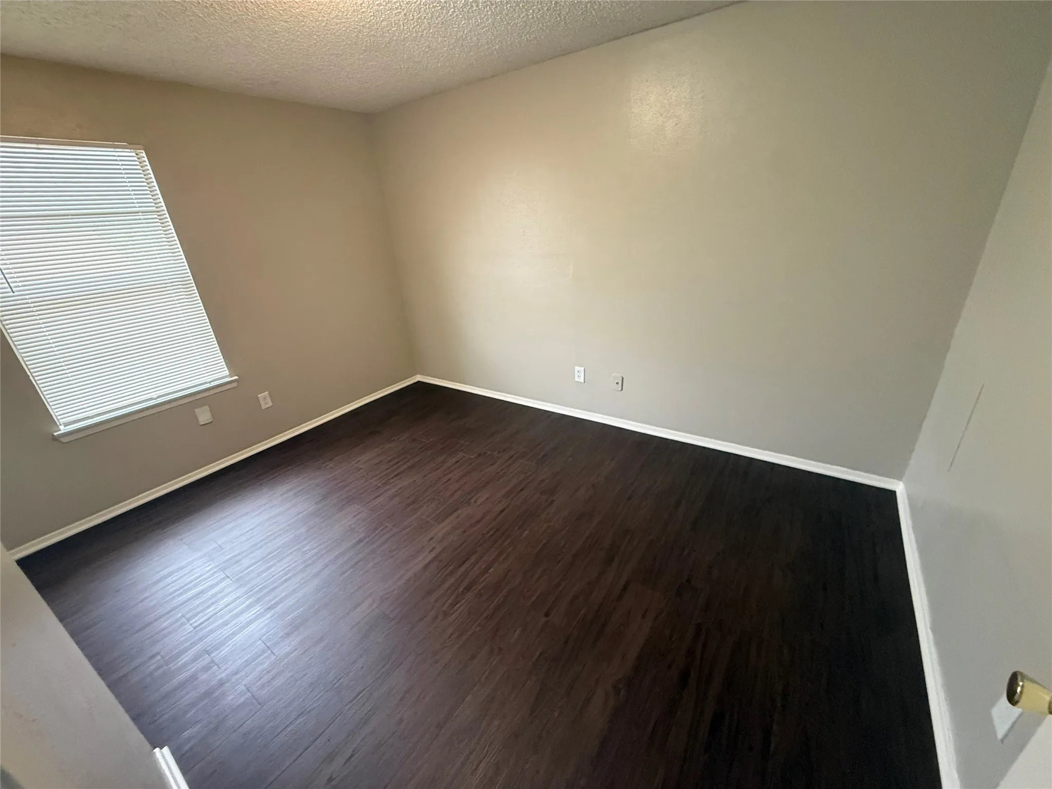 Apartment For Rent in Johnson County , 1704 Short Street C, Cleburne, Texas 76033, 2 Bedroom, 1 Bathroom, Garage spaces, 850 Sqft, built in 1980, mls#21298239, Real Estate Agent in Cleburne, Homes For Rent in Johnson county, Homes For Rent in Cleburne, Realtor in Cleburne Texas, Real Estate Brokerage Independent Realty Texas, Luminita Cordes Realtor