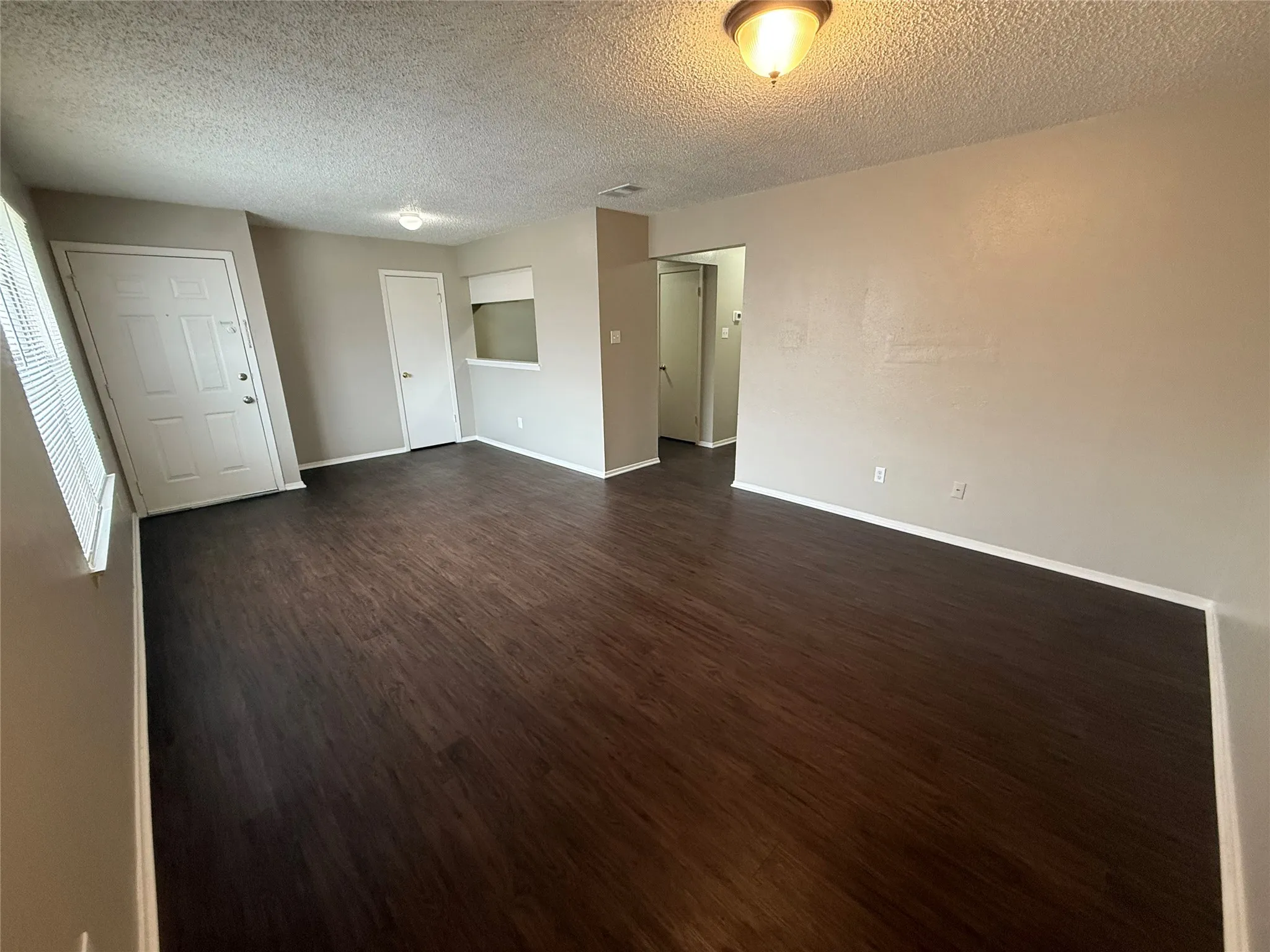 Apartment For Rent in Johnson County , 1704 Short Street C, Cleburne, Texas 76033, 2 Bedroom, 1 Bathroom, Garage spaces, 850 Sqft, built in 1980, mls#21298239, Real Estate Agent in Cleburne, Homes For Rent in Johnson county, Homes For Rent in Cleburne, Realtor in Cleburne Texas, Real Estate Brokerage Independent Realty Texas, Luminita Cordes Realtor