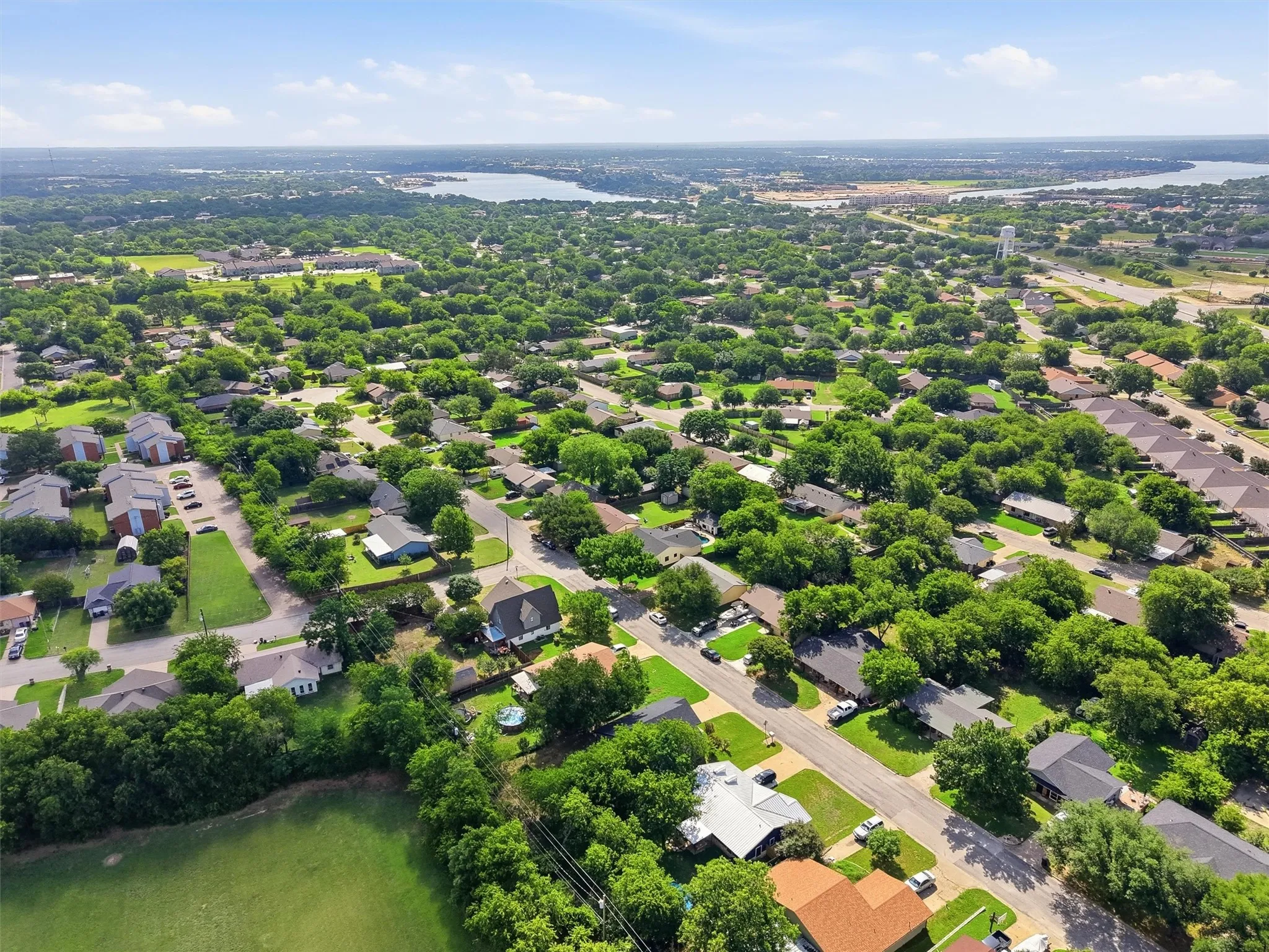 Single Family Residence For Sale in Hood County , 1727 W Doyle Street, Granbury, Texas 76048, 3 Bedroom, 2 Bathroom, 2 Garage spaces, 1,282 Sqft, built in 1983, mls#21297346, Real Estate Agent in Granbury, Homes For Sale in Hood county, Homes For Sale in Granbury, Realtor in Granbury Texas, Real Estate Brokerage Independent Realty Texas, Luminita Cordes Realtor