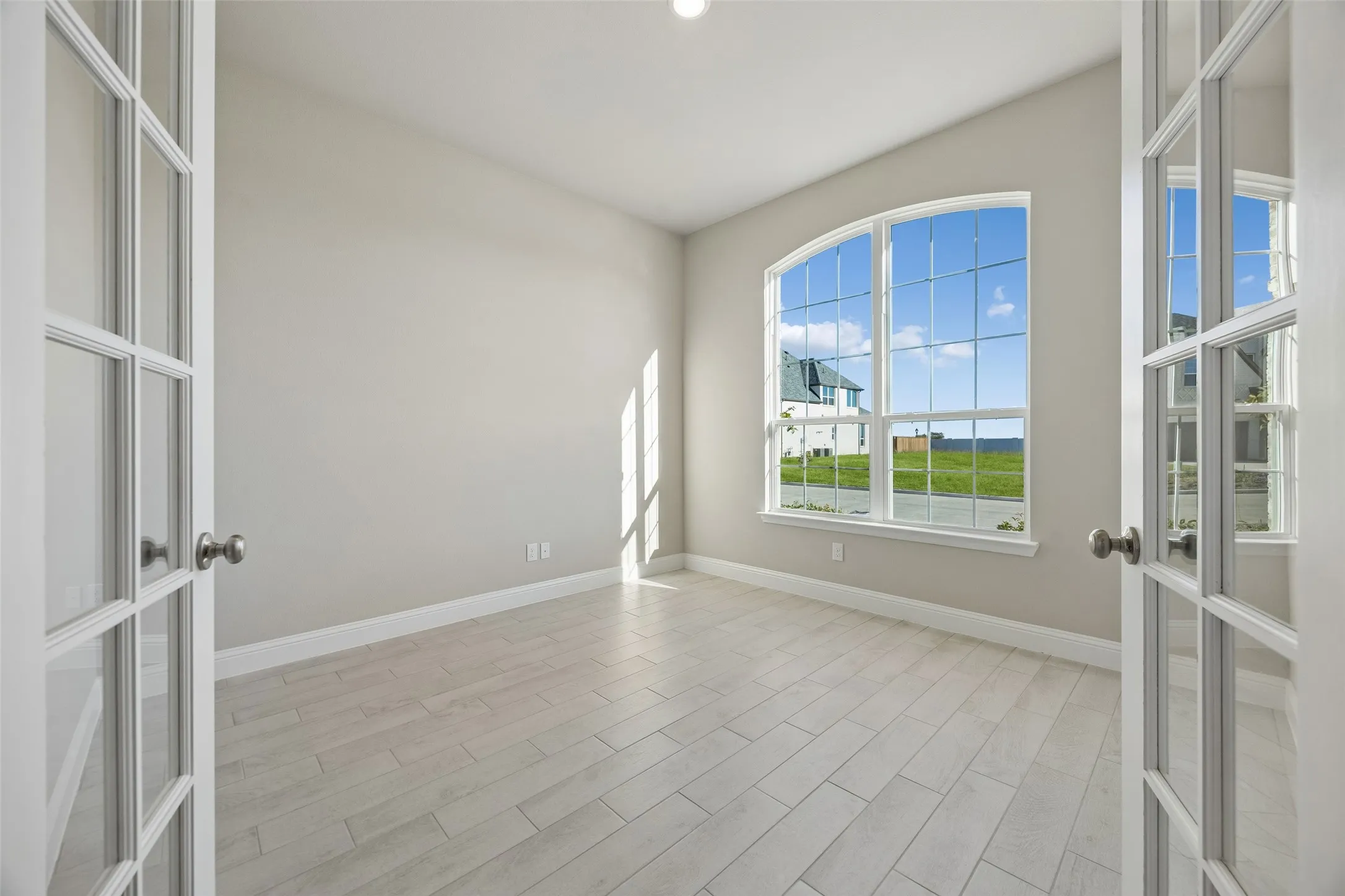 Single Family Residence For Sale in Collin County , 420 Cavalli Drive, Weston, Texas 75009, 4 Bedroom, 5 Bathroom, 2 Garage spaces, 3,926 Sqft, built in 2025, mls#21298286, Real Estate Agent in Weston, Homes For Sale in Collin county, Homes For Sale in Weston, Realtor in Weston Texas, Real Estate Brokerage Independent Realty Texas, Luminita Cordes Realtor