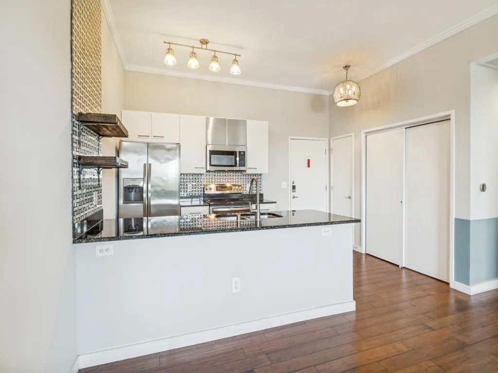 Condominium For Sale in Dallas County , 3025 Bryan Street 3E, Dallas, Texas 75204, 2 Bedroom, 2 Bathroom, 1 Garage spaces, 1,187 Sqft, built in 2006, mls#21297373, Real Estate Agent in Dallas, Homes For Sale in Dallas county, Homes For Sale in Dallas, Realtor in Dallas Texas, Real Estate Brokerage Independent Realty Texas, Luminita Cordes Realtor