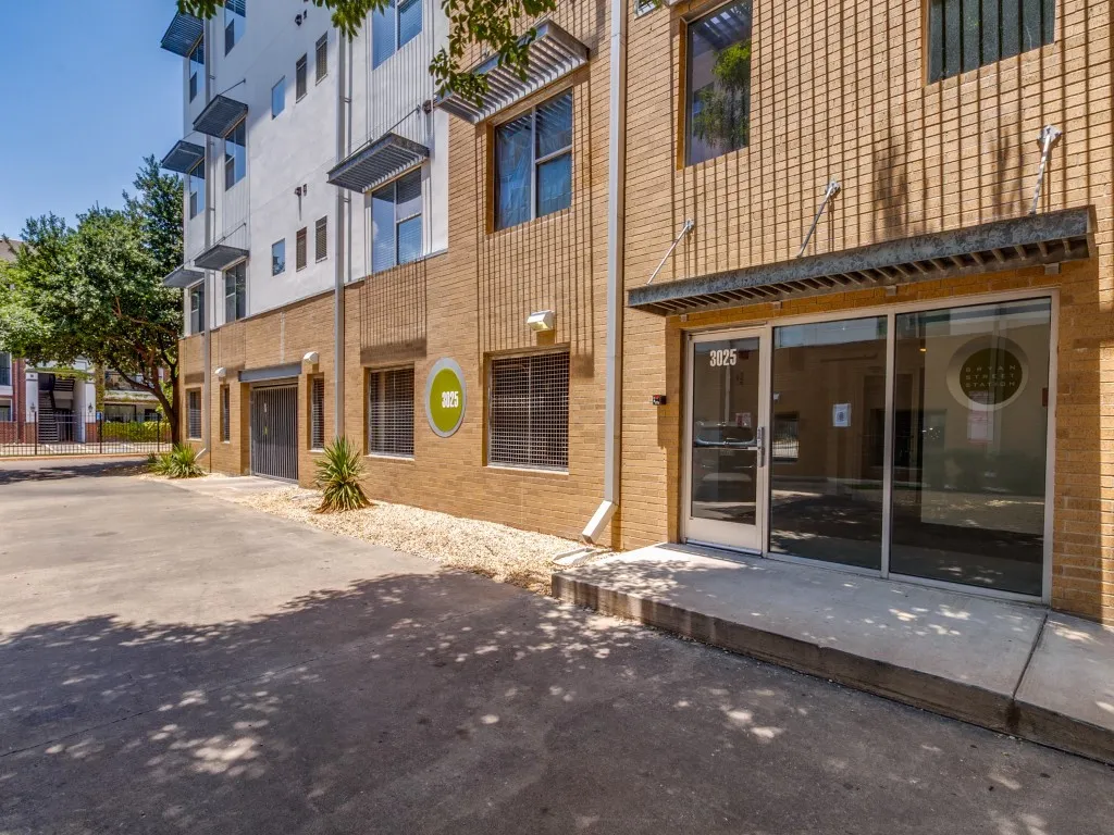 Condominium For Sale in Dallas County , 3025 Bryan Street 3E, Dallas, Texas 75204, 2 Bedroom, 2 Bathroom, 1 Garage spaces, 1,187 Sqft, built in 2006, mls#21297373, Real Estate Agent in Dallas, Homes For Sale in Dallas county, Homes For Sale in Dallas, Realtor in Dallas Texas, Real Estate Brokerage Independent Realty Texas, Luminita Cordes Realtor