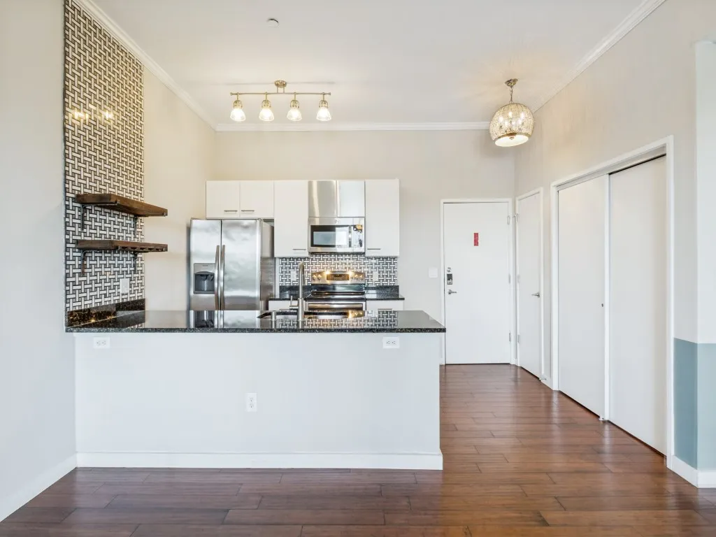 Condominium For Sale in Dallas County , 3025 Bryan Street 3E, Dallas, Texas 75204, 2 Bedroom, 2 Bathroom, 1 Garage spaces, 1,187 Sqft, built in 2006, mls#21297373, Real Estate Agent in Dallas, Homes For Sale in Dallas county, Homes For Sale in Dallas, Realtor in Dallas Texas, Real Estate Brokerage Independent Realty Texas, Luminita Cordes Realtor