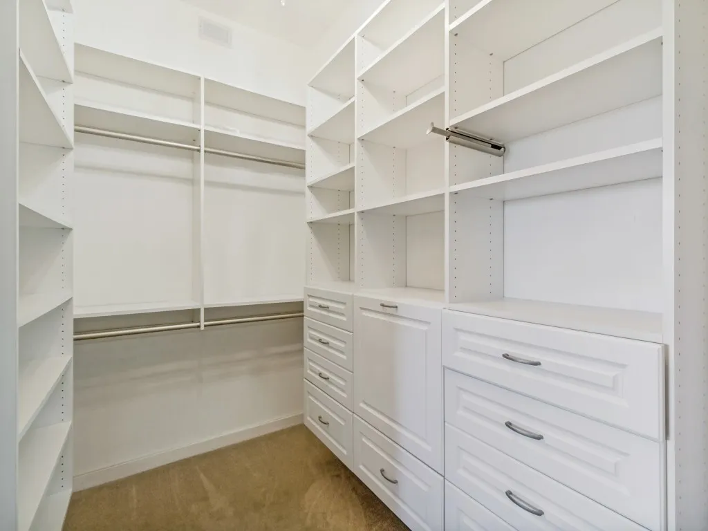 Condominium For Sale in Dallas County , 3025 Bryan Street 3E, Dallas, Texas 75204, 2 Bedroom, 2 Bathroom, 1 Garage spaces, 1,187 Sqft, built in 2006, mls#21297373, Real Estate Agent in Dallas, Homes For Sale in Dallas county, Homes For Sale in Dallas, Realtor in Dallas Texas, Real Estate Brokerage Independent Realty Texas, Luminita Cordes Realtor