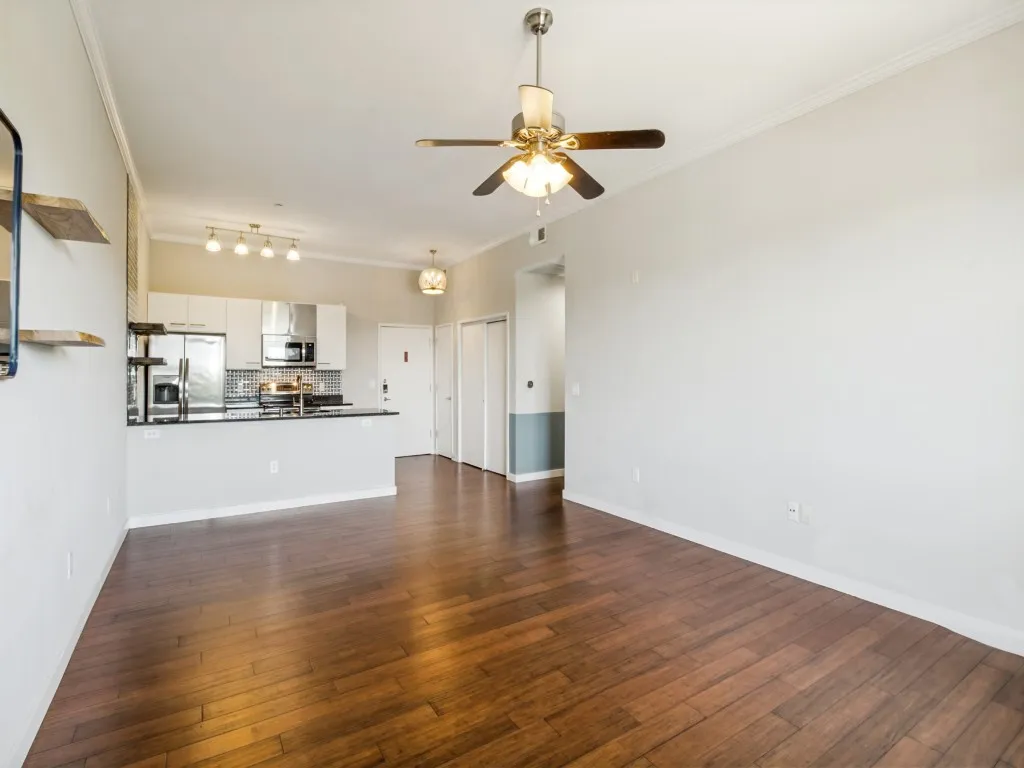 Condominium For Sale in Dallas County , 3025 Bryan Street 3E, Dallas, Texas 75204, 2 Bedroom, 2 Bathroom, 1 Garage spaces, 1,187 Sqft, built in 2006, mls#21297373, Real Estate Agent in Dallas, Homes For Sale in Dallas county, Homes For Sale in Dallas, Realtor in Dallas Texas, Real Estate Brokerage Independent Realty Texas, Luminita Cordes Realtor