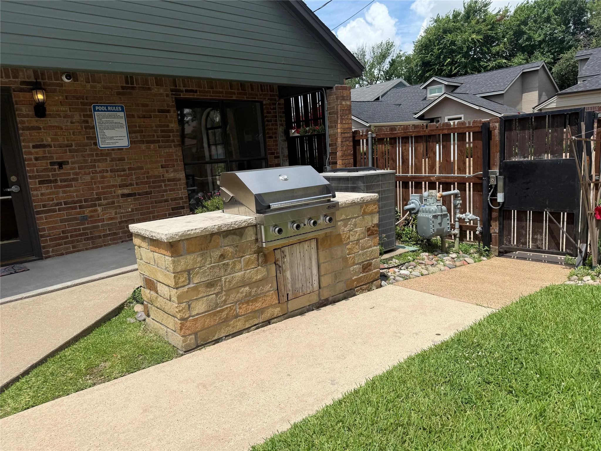Condominium For Sale in Dallas County , 3025 Bryan Street 3E, Dallas, Texas 75204, 2 Bedroom, 2 Bathroom, 1 Garage spaces, 1,187 Sqft, built in 2006, mls#21297373, Real Estate Agent in Dallas, Homes For Sale in Dallas county, Homes For Sale in Dallas, Realtor in Dallas Texas, Real Estate Brokerage Independent Realty Texas, Luminita Cordes Realtor