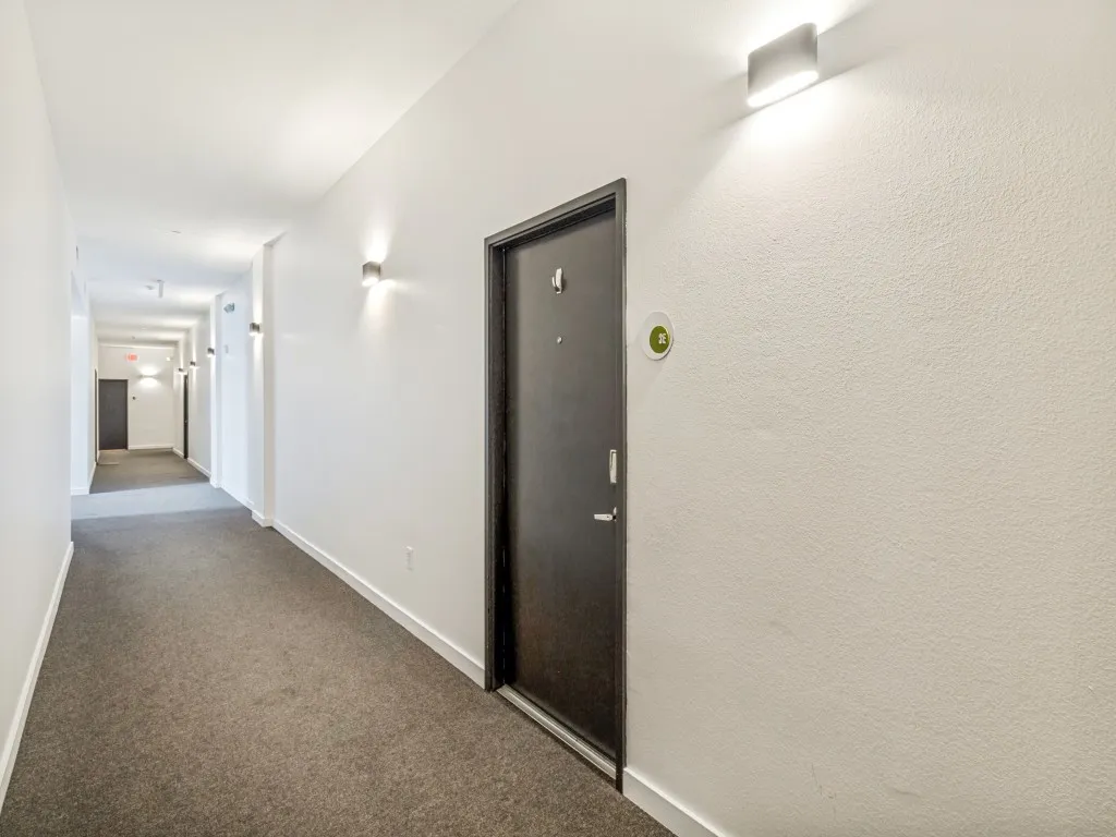Condominium For Sale in Dallas County , 3025 Bryan Street 3E, Dallas, Texas 75204, 2 Bedroom, 2 Bathroom, 1 Garage spaces, 1,187 Sqft, built in 2006, mls#21297373, Real Estate Agent in Dallas, Homes For Sale in Dallas county, Homes For Sale in Dallas, Realtor in Dallas Texas, Real Estate Brokerage Independent Realty Texas, Luminita Cordes Realtor