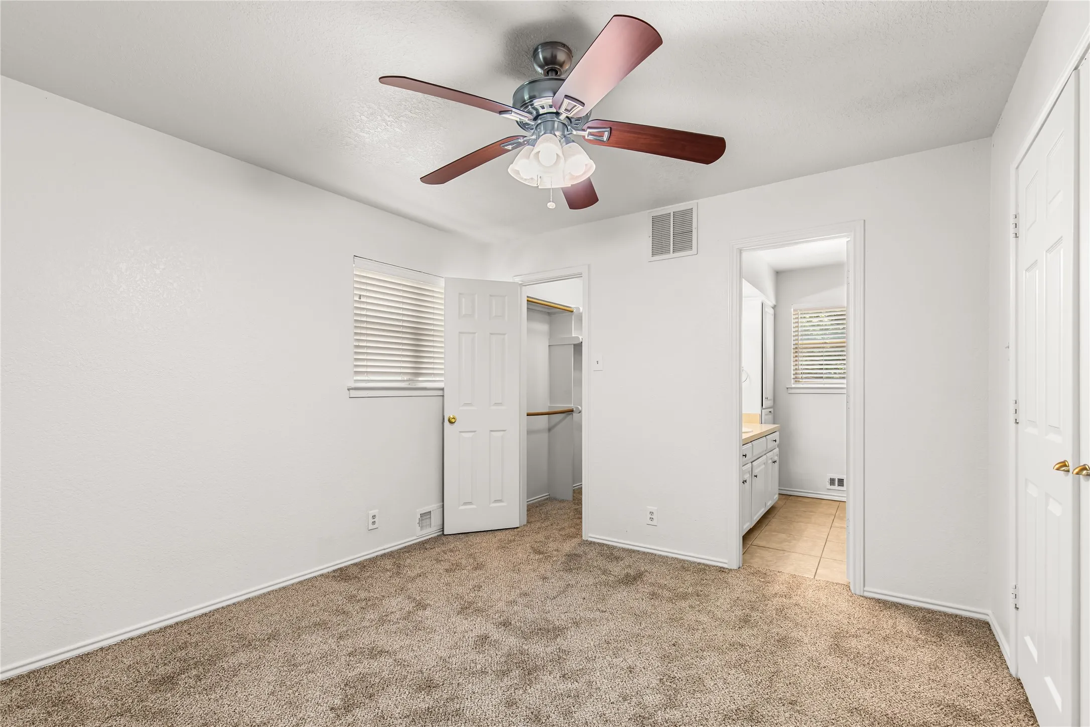 Duplex For Sale in Grayson County , 1006 W Washington Street, Sherman, Texas 75092, 4 Bedroom, 4 Bathroom, Garage spaces, 0 Sqft, built in 1986, mls#21298319, Real Estate Agent in Sherman, Homes For Sale in Grayson county, Homes For Sale in Sherman, Realtor in Sherman Texas, Real Estate Brokerage Independent Realty Texas, Luminita Cordes Realtor