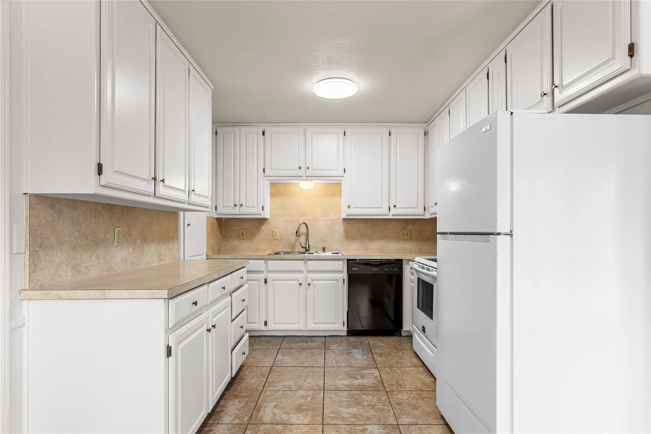 Duplex For Sale in Grayson County , 1006 W Washington Street, Sherman, Texas 75092, 4 Bedroom, 4 Bathroom, Garage spaces, 0 Sqft, built in 1986, mls#21298319, Real Estate Agent in Sherman, Homes For Sale in Grayson county, Homes For Sale in Sherman, Realtor in Sherman Texas, Real Estate Brokerage Independent Realty Texas, Luminita Cordes Realtor