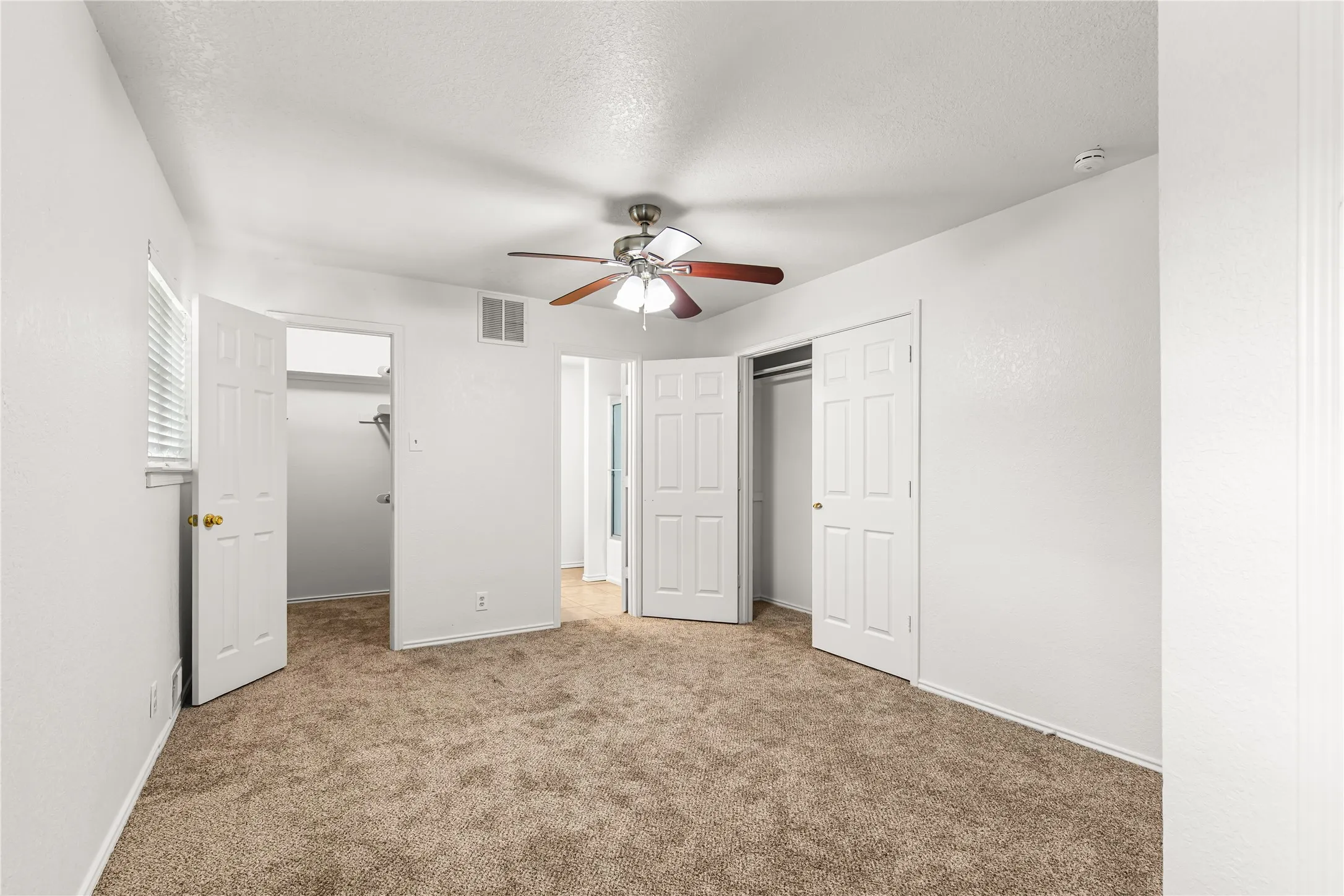 Duplex For Sale in Grayson County , 1006 W Washington Street, Sherman, Texas 75092, 4 Bedroom, 4 Bathroom, Garage spaces, 0 Sqft, built in 1986, mls#21298319, Real Estate Agent in Sherman, Homes For Sale in Grayson county, Homes For Sale in Sherman, Realtor in Sherman Texas, Real Estate Brokerage Independent Realty Texas, Luminita Cordes Realtor