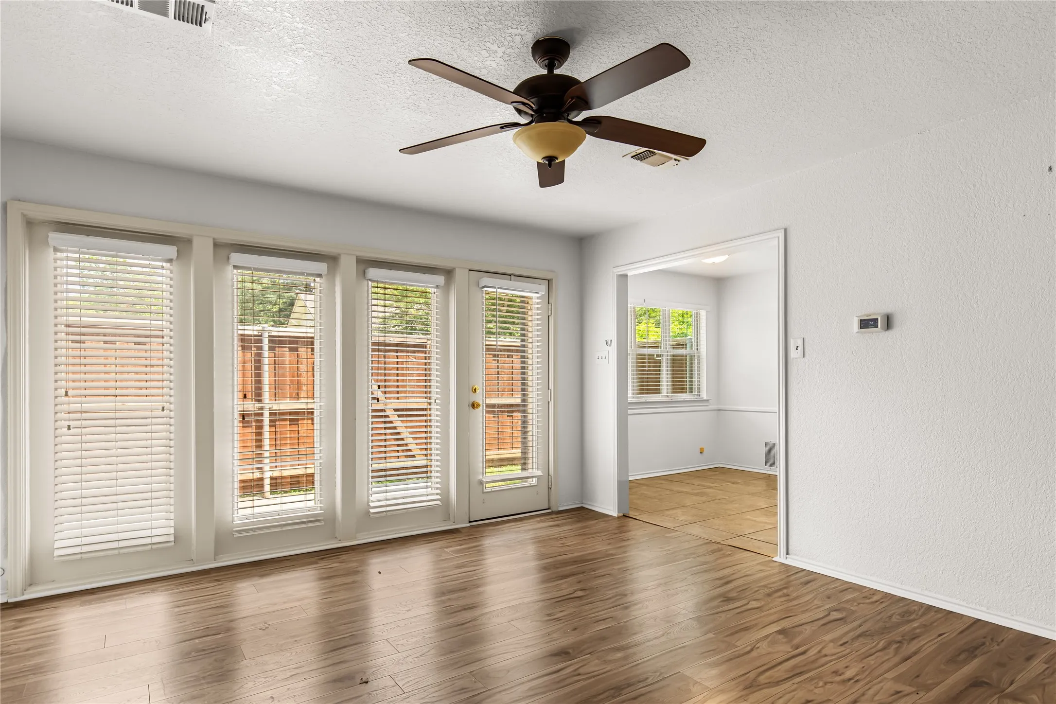 Duplex For Sale in Grayson County , 1006 W Washington Street, Sherman, Texas 75092, 4 Bedroom, 4 Bathroom, Garage spaces, 0 Sqft, built in 1986, mls#21298319, Real Estate Agent in Sherman, Homes For Sale in Grayson county, Homes For Sale in Sherman, Realtor in Sherman Texas, Real Estate Brokerage Independent Realty Texas, Luminita Cordes Realtor