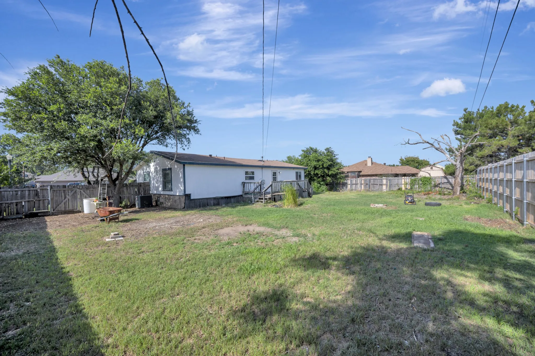 Mobile Home For Sale in Denton County , 305 Branson Road, Roanoke, Texas 76262, 3 Bedroom, 2 Bathroom, Garage spaces, 1,568 Sqft, built in 1989, mls#21298306, Real Estate Agent in Roanoke, Homes For Sale in Denton county, Homes For Sale in Roanoke, Realtor in Roanoke Texas, Real Estate Brokerage Independent Realty Texas, Luminita Cordes Realtor