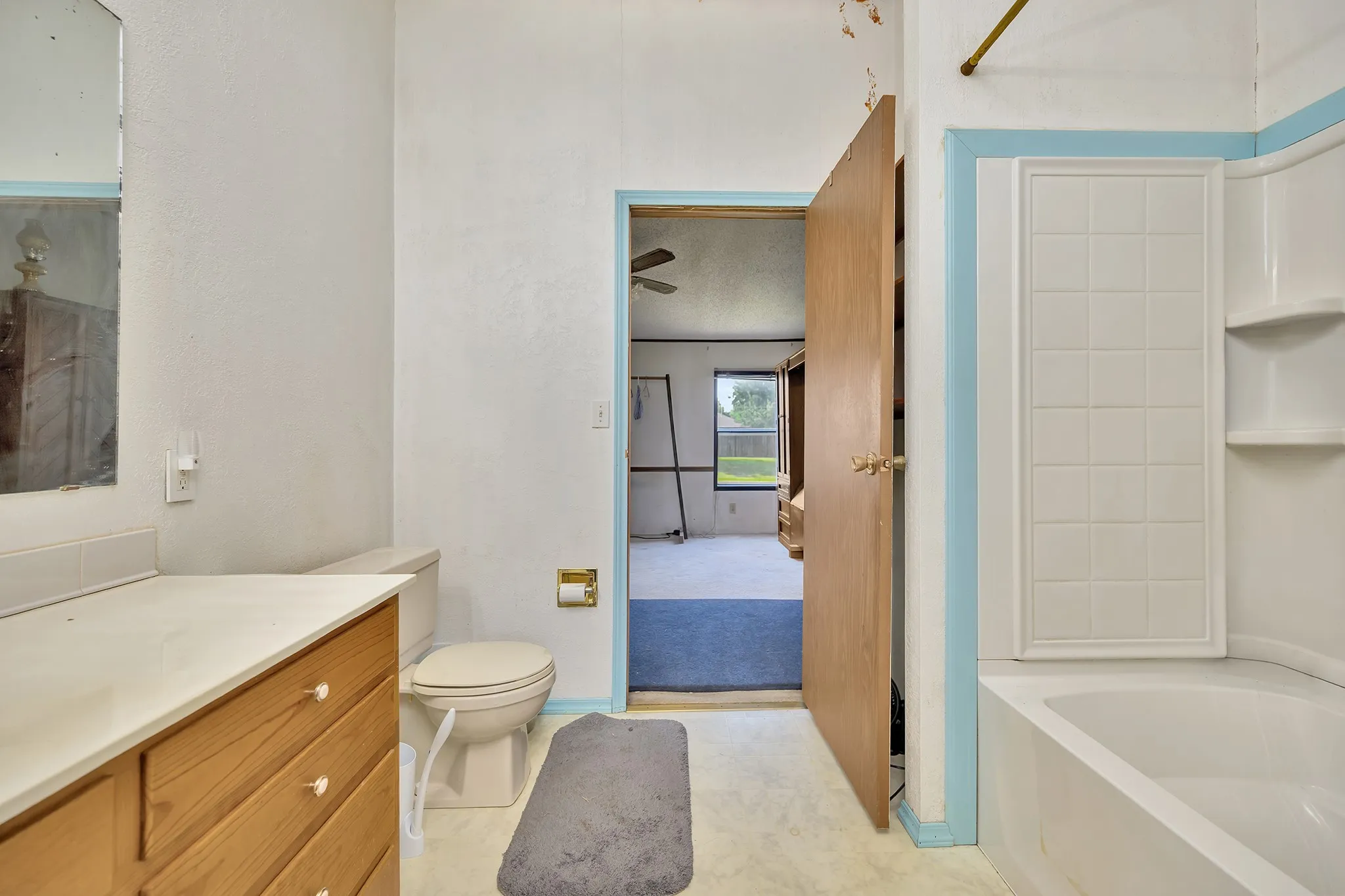 Mobile Home For Sale in Denton County , 305 Branson Road, Roanoke, Texas 76262, 3 Bedroom, 2 Bathroom, Garage spaces, 1,568 Sqft, built in 1989, mls#21298306, Real Estate Agent in Roanoke, Homes For Sale in Denton county, Homes For Sale in Roanoke, Realtor in Roanoke Texas, Real Estate Brokerage Independent Realty Texas, Luminita Cordes Realtor