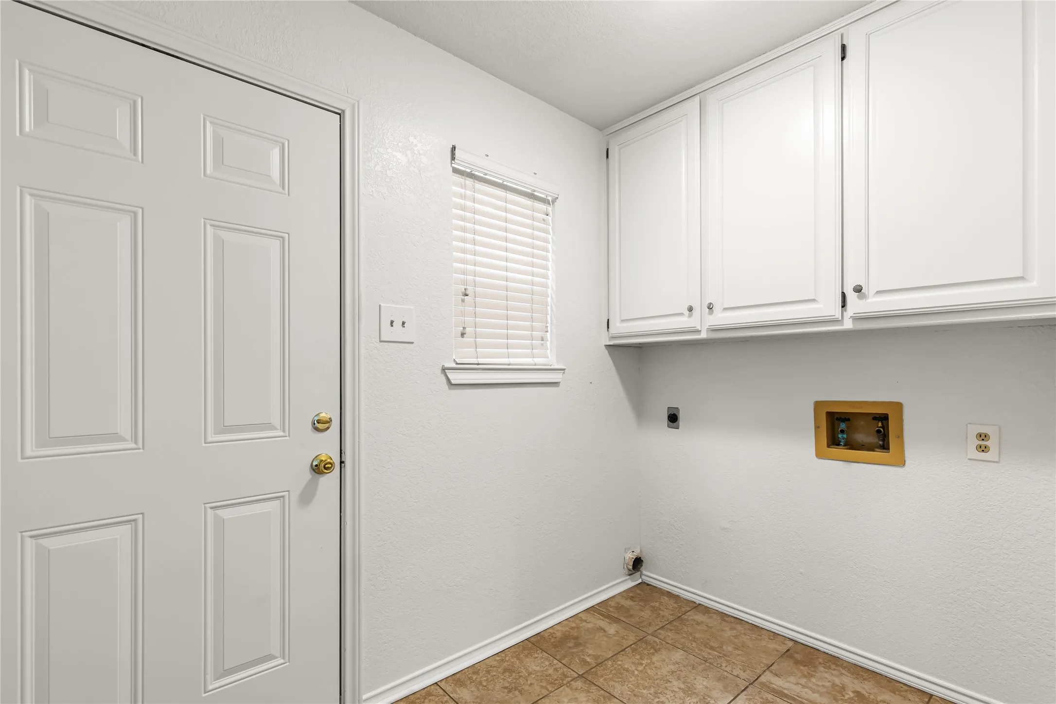 Duplex For Sale in Grayson County , 1002 W Washington Street, Sherman, Texas 75092, 4 Bedroom, 4 Bathroom, Garage spaces, 0 Sqft, built in 1986, mls#21298275, Real Estate Agent in Sherman, Homes For Sale in Grayson county, Homes For Sale in Sherman, Realtor in Sherman Texas, Real Estate Brokerage Independent Realty Texas, Luminita Cordes Realtor