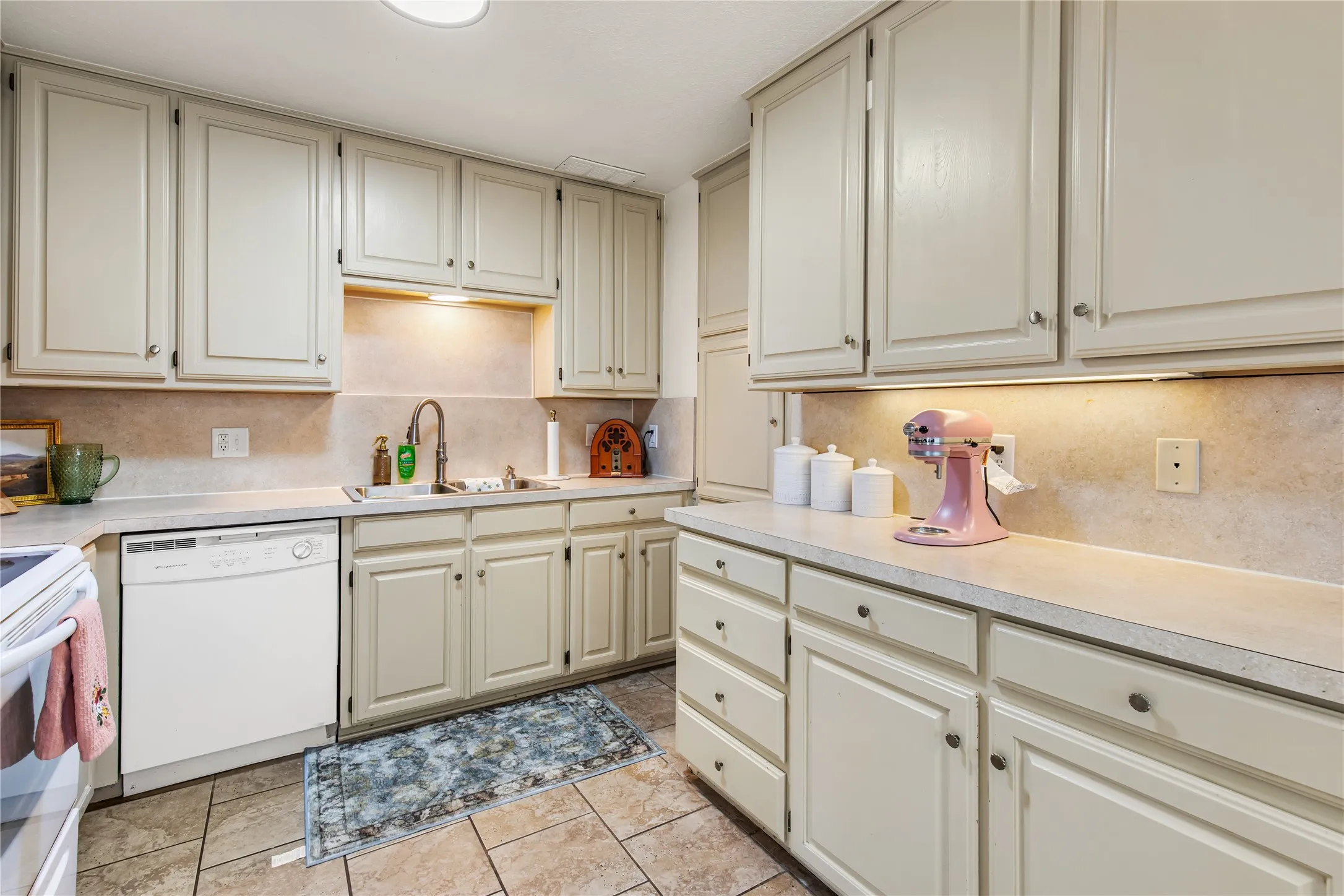 Duplex For Sale in Grayson County , 1002 W Washington Street, Sherman, Texas 75092, 4 Bedroom, 4 Bathroom, Garage spaces, 0 Sqft, built in 1986, mls#21298275, Real Estate Agent in Sherman, Homes For Sale in Grayson county, Homes For Sale in Sherman, Realtor in Sherman Texas, Real Estate Brokerage Independent Realty Texas, Luminita Cordes Realtor