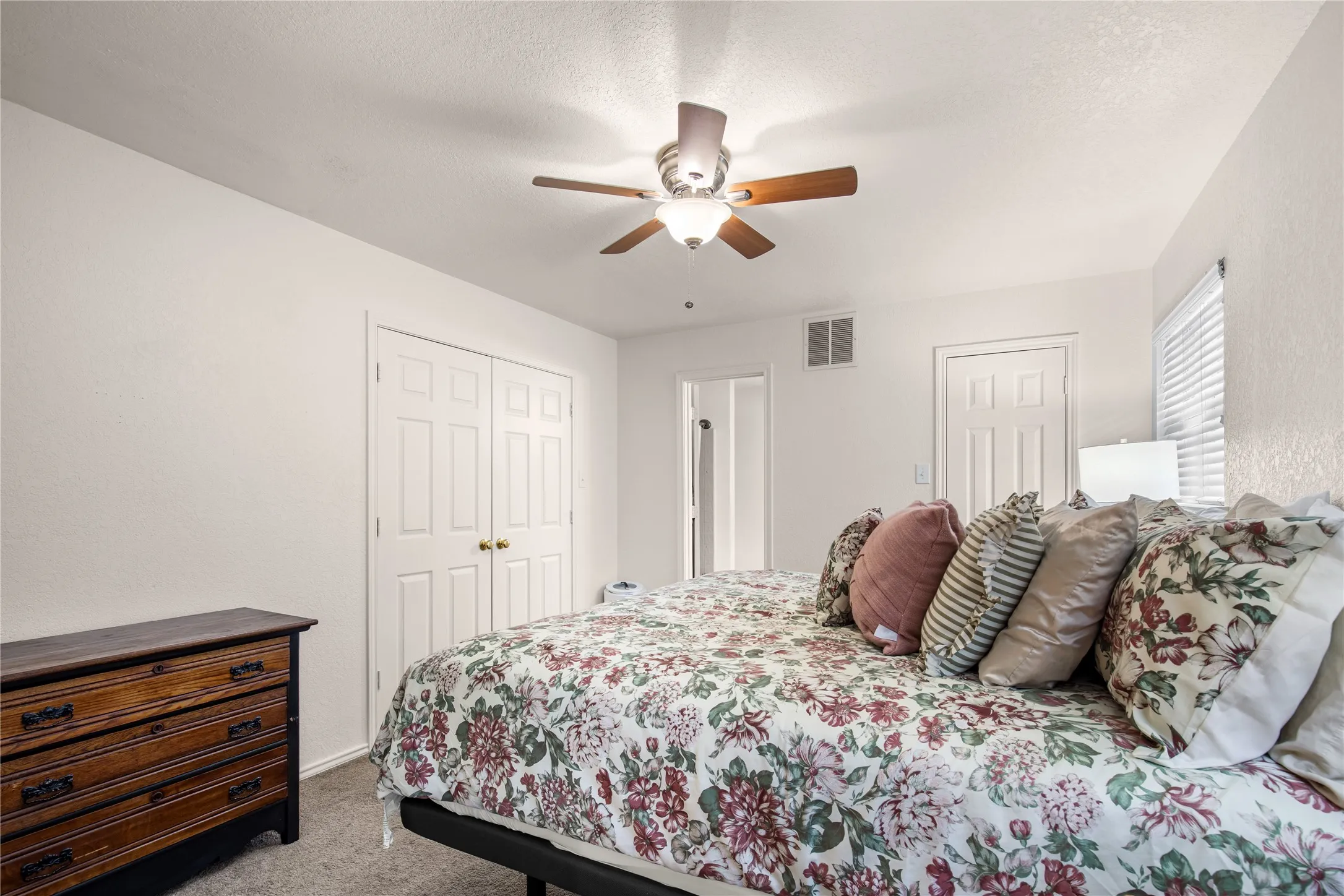 Duplex For Sale in Grayson County , 1002 W Washington Street, Sherman, Texas 75092, 4 Bedroom, 4 Bathroom, Garage spaces, 0 Sqft, built in 1986, mls#21298275, Real Estate Agent in Sherman, Homes For Sale in Grayson county, Homes For Sale in Sherman, Realtor in Sherman Texas, Real Estate Brokerage Independent Realty Texas, Luminita Cordes Realtor