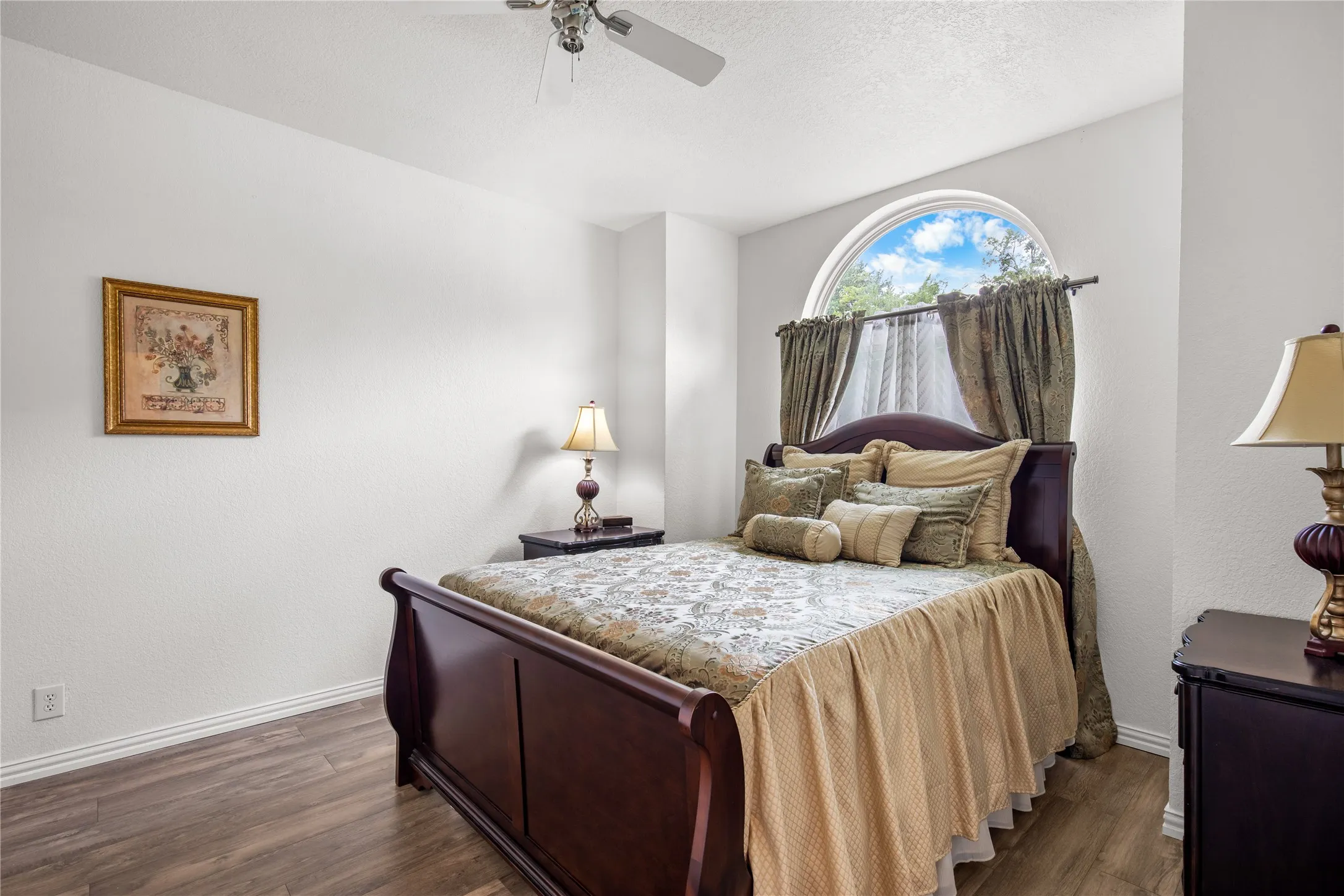 Duplex For Sale in Grayson County , 1002 W Washington Street, Sherman, Texas 75092, 4 Bedroom, 4 Bathroom, Garage spaces, 0 Sqft, built in 1986, mls#21298275, Real Estate Agent in Sherman, Homes For Sale in Grayson county, Homes For Sale in Sherman, Realtor in Sherman Texas, Real Estate Brokerage Independent Realty Texas, Luminita Cordes Realtor