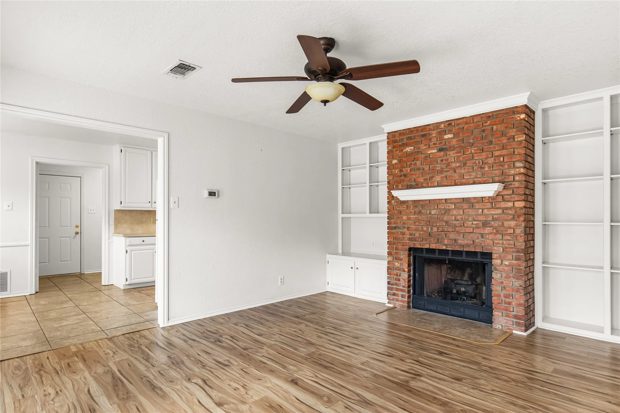 Duplex For Sale in Grayson County , 1002 W Washington Street, Sherman, Texas 75092, 4 Bedroom, 4 Bathroom, Garage spaces, 0 Sqft, built in 1986, mls#21298275, Real Estate Agent in Sherman, Homes For Sale in Grayson county, Homes For Sale in Sherman, Realtor in Sherman Texas, Real Estate Brokerage Independent Realty Texas, Luminita Cordes Realtor