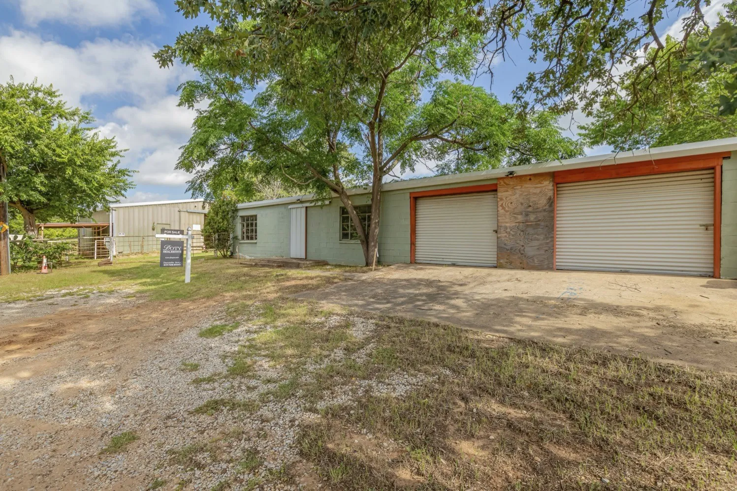 Unimproved Land For Sale in Tarrant County , 1241 Oak Hill Road, Keller, Texas 76248, 0, 0, Garage spaces, 0 Sqft, built in 0, Price $2,200,000, mls#21293849, Real Estate Agent in Keller, Homes For Sale in Tarrant county, Homes For Sale in Keller, Realtor in Keller Texas, Real Estate Brokerage Independent Realty Texas, Luminita Cordes Realtor