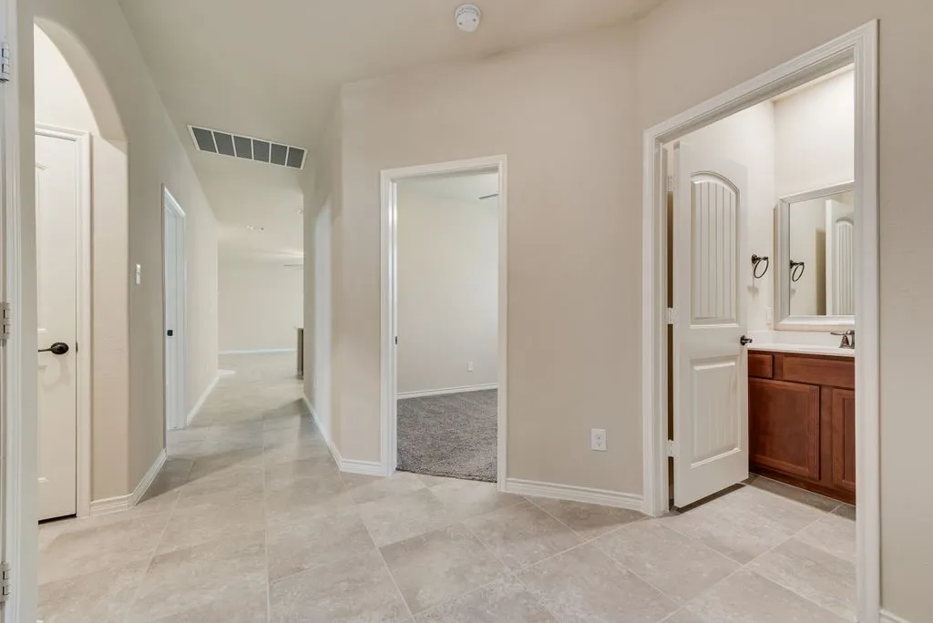 Secondary living area hallway w/d area