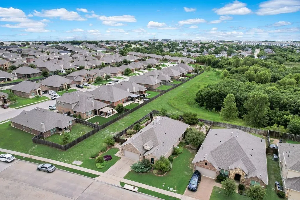 Single Family Residence For Sale in Dallas County , 3318 Rosewood Lane, Sachse, Texas 75048, 4 Bedroom, 3 Bathroom, 2 Garage spaces, 2,266 Sqft, built in 2017, mls#21298180, Real Estate Agent in Sachse, Homes For Sale in Dallas county, Homes For Sale in Sachse, Realtor in Sachse Texas, Real Estate Brokerage Independent Realty Texas, Luminita Cordes Realtor