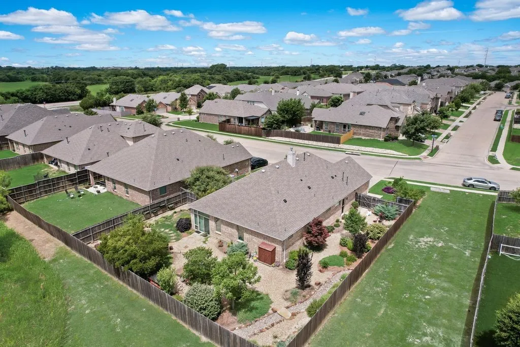 Single Family Residence For Sale in Dallas County , 3318 Rosewood Lane, Sachse, Texas 75048, 4 Bedroom, 3 Bathroom, 2 Garage spaces, 2,266 Sqft, built in 2017, mls#21298180, Real Estate Agent in Sachse, Homes For Sale in Dallas county, Homes For Sale in Sachse, Realtor in Sachse Texas, Real Estate Brokerage Independent Realty Texas, Luminita Cordes Realtor