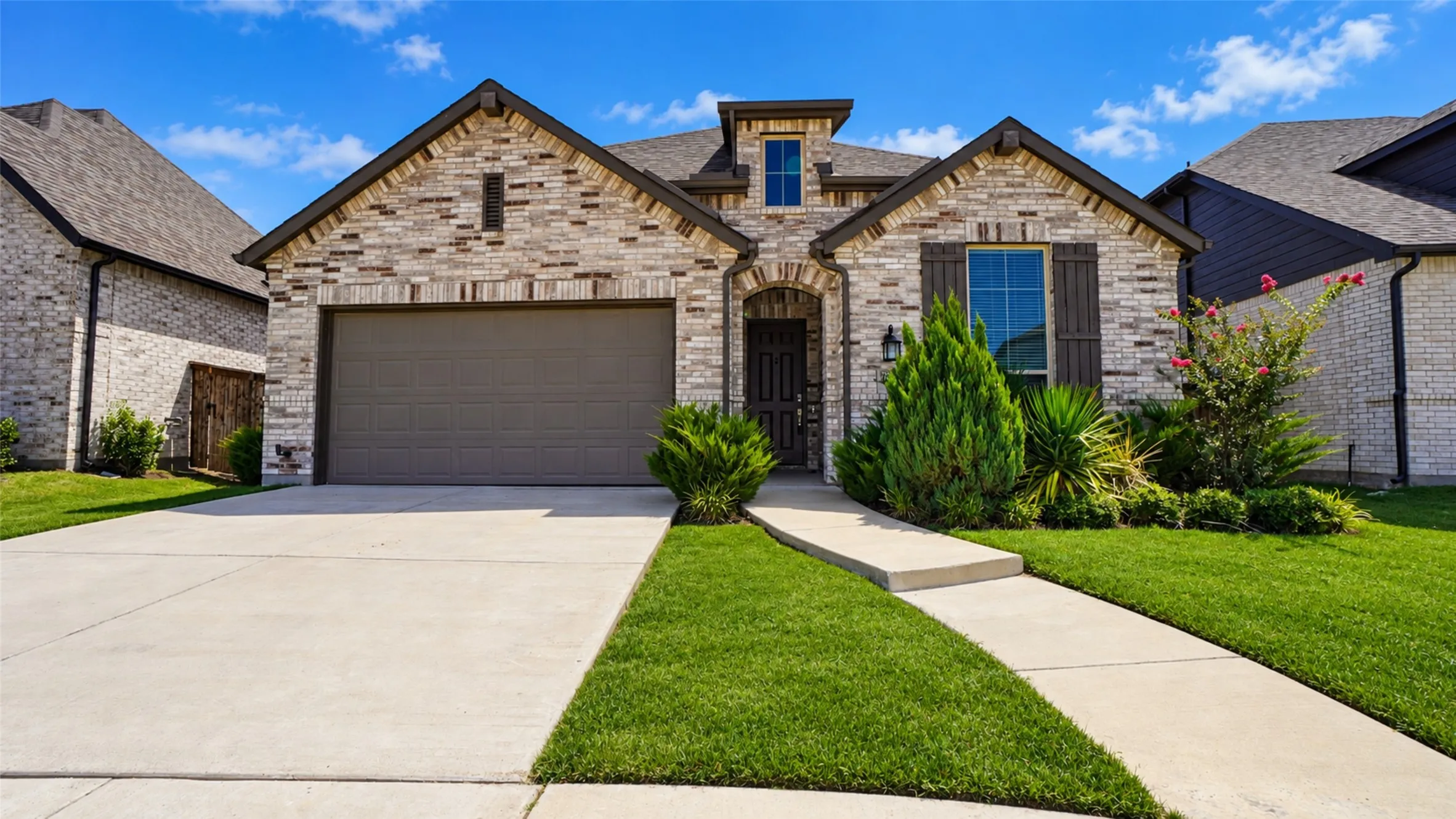 Single Family Residence For Sale in Rockwall County , 3031 Aqueduct Avenue, Royse City, Texas 75189, 4 Bedroom, 2 Bathroom, 2 Garage spaces, 2,138 Sqft, built in 2021, mls#21296717, Real Estate Agent in Royse City, Homes For Sale in Rockwall county, Homes For Sale in Royse City, Realtor in Royse City Texas, Real Estate Brokerage Independent Realty Texas, Luminita Cordes Realtor
