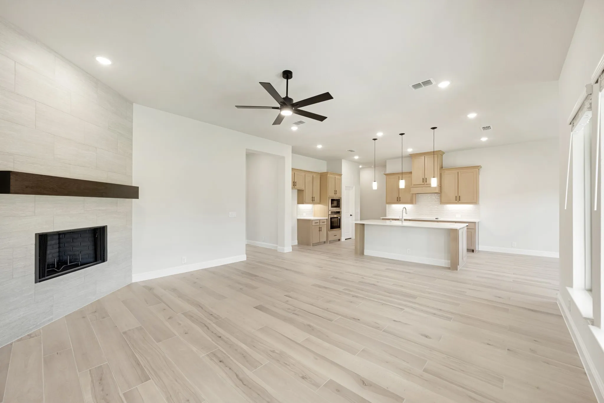 Single Family Residence For Sale in Ellis County , 4029 Eagles Bluff Road, Midlothian, Texas 76065, 3 Bedroom, 3 Bathroom, 2 Garage spaces, 2,260 Sqft, built in 2026, mls#21298346, Real Estate Agent in Midlothian, Homes For Sale in Ellis county, Homes For Sale in Midlothian, Realtor in Midlothian Texas, Real Estate Brokerage Independent Realty Texas, Luminita Cordes Realtor