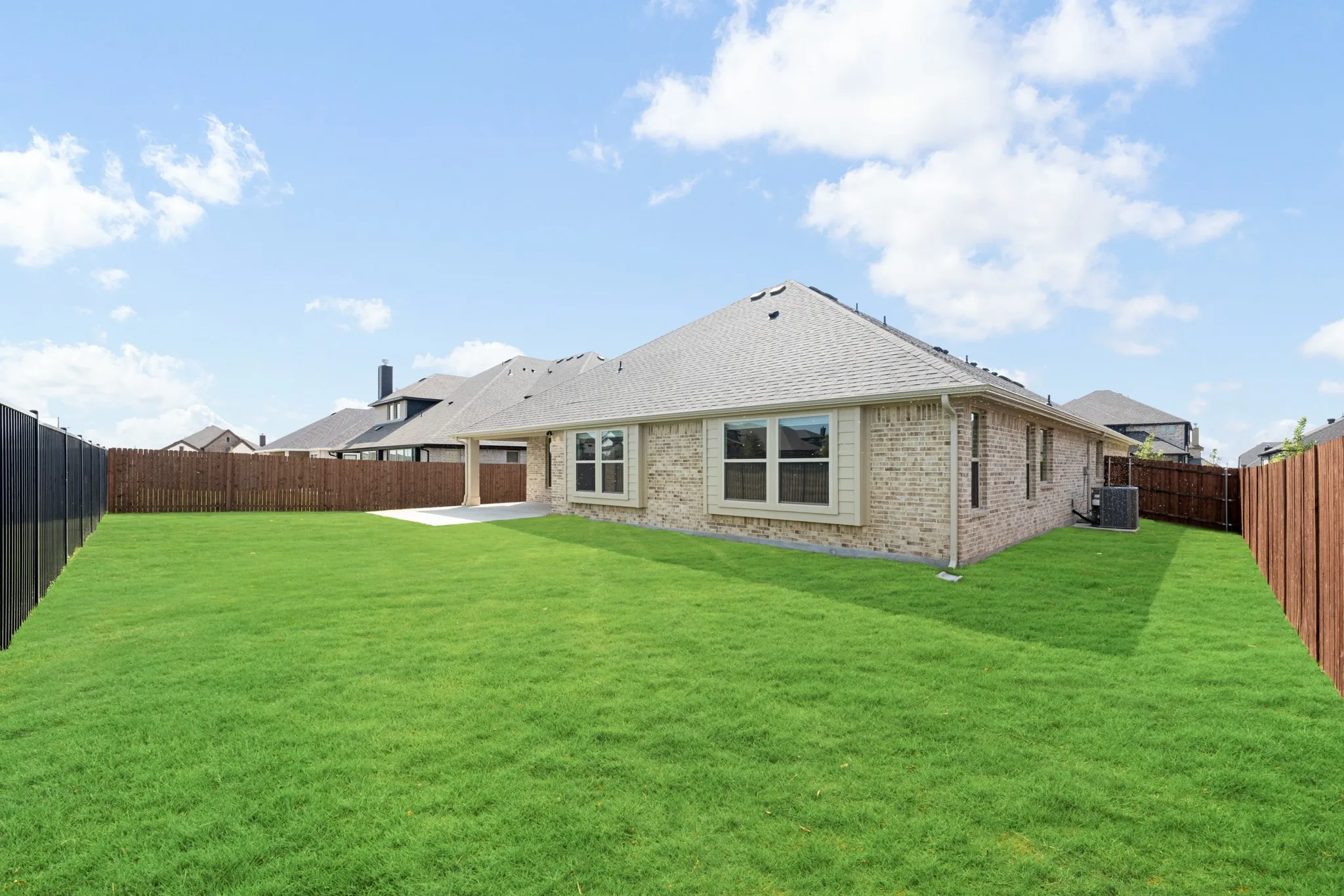 Single Family Residence For Sale in Ellis County , 4029 Eagles Bluff Road, Midlothian, Texas 76065, 3 Bedroom, 3 Bathroom, 2 Garage spaces, 2,260 Sqft, built in 2026, mls#21298346, Real Estate Agent in Midlothian, Homes For Sale in Ellis county, Homes For Sale in Midlothian, Realtor in Midlothian Texas, Real Estate Brokerage Independent Realty Texas, Luminita Cordes Realtor