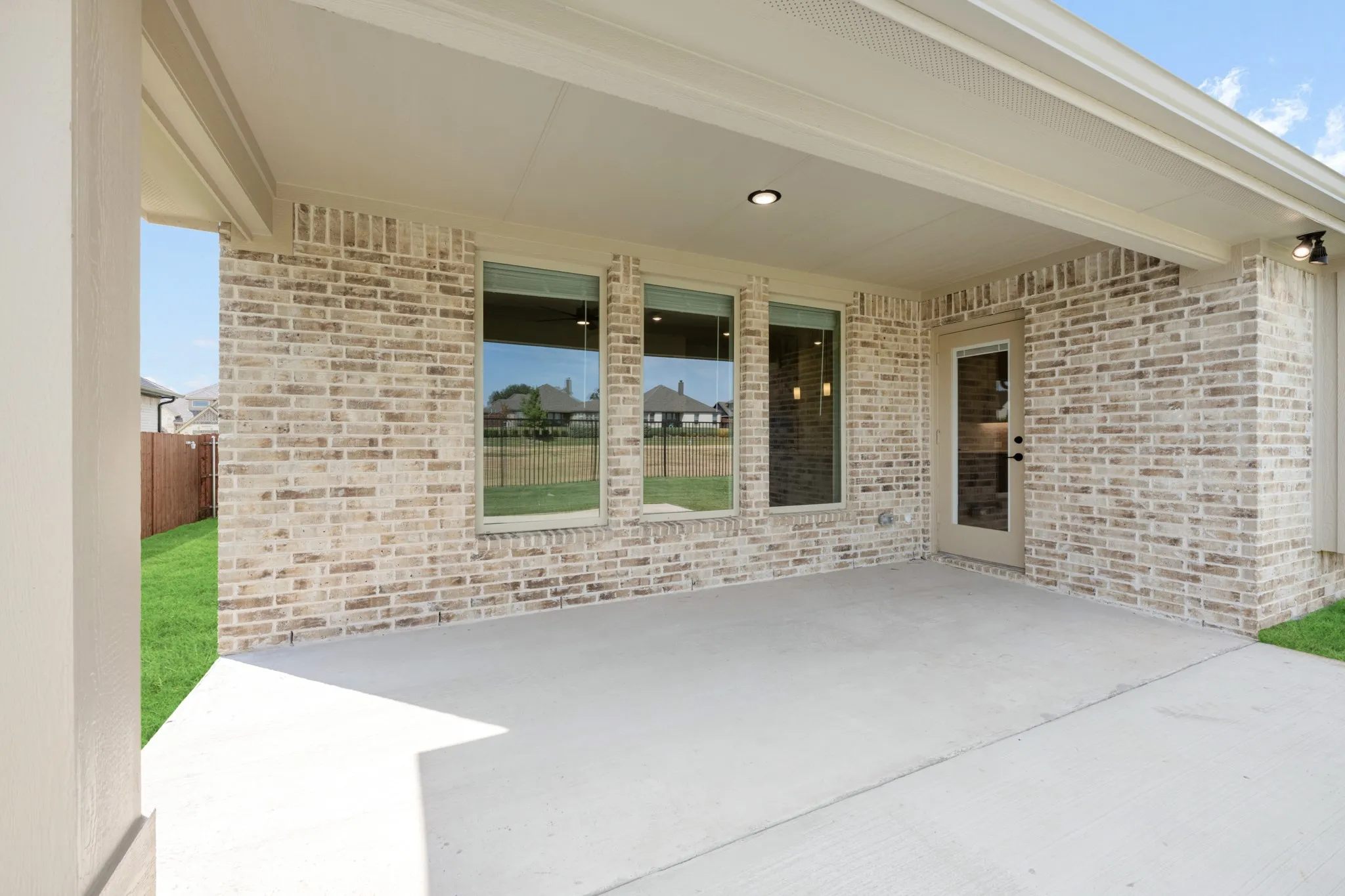 Single Family Residence For Sale in Ellis County , 4029 Eagles Bluff Road, Midlothian, Texas 76065, 3 Bedroom, 3 Bathroom, 2 Garage spaces, 2,260 Sqft, built in 2026, mls#21298346, Real Estate Agent in Midlothian, Homes For Sale in Ellis county, Homes For Sale in Midlothian, Realtor in Midlothian Texas, Real Estate Brokerage Independent Realty Texas, Luminita Cordes Realtor