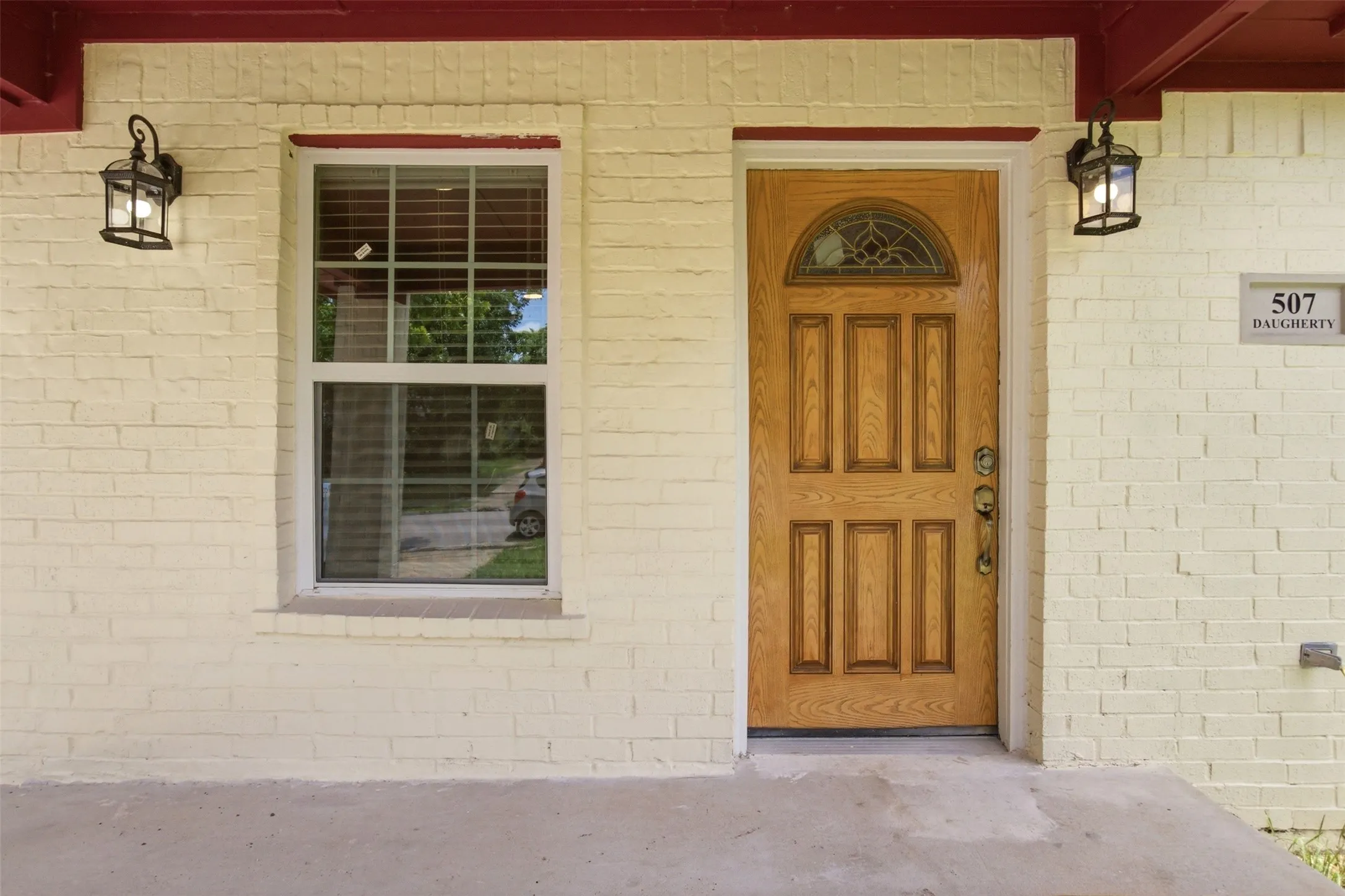 Single Family Residence For Sale in Dallas County , 507 E Daugherty Drive, Garland, Texas 75041, 3 Bedroom, 2 Bathroom, Garage spaces, 1,260 Sqft, built in 2005, mls#21297651, Real Estate Agent in Garland, Homes For Sale in Dallas county, Homes For Sale in Garland, Realtor in Garland Texas, Real Estate Brokerage Independent Realty Texas, Luminita Cordes Realtor