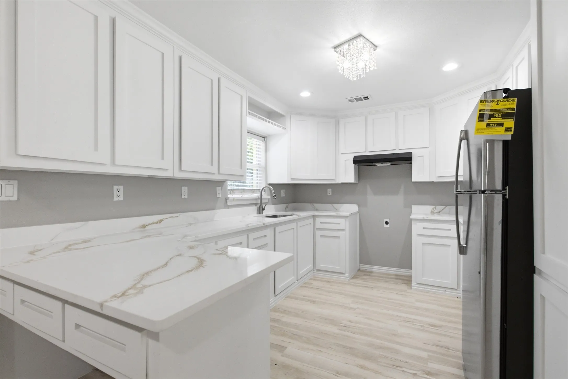 Single Family Residence For Sale in Dallas County , 507 E Daugherty Drive, Garland, Texas 75041, 3 Bedroom, 2 Bathroom, Garage spaces, 1,260 Sqft, built in 2005, mls#21297651, Real Estate Agent in Garland, Homes For Sale in Dallas county, Homes For Sale in Garland, Realtor in Garland Texas, Real Estate Brokerage Independent Realty Texas, Luminita Cordes Realtor