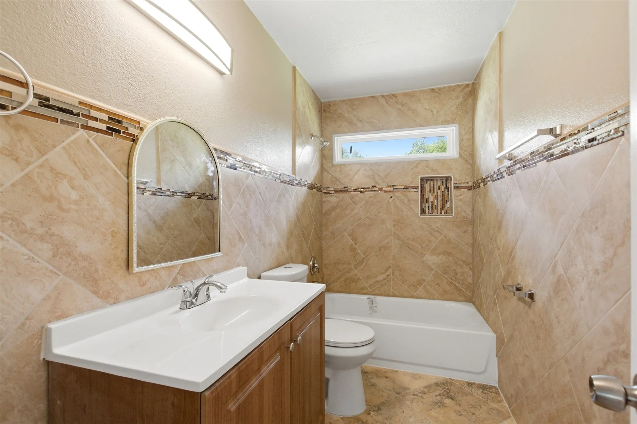 Single Family Residence For Sale in Dallas County , 507 E Daugherty Drive, Garland, Texas 75041, 3 Bedroom, 2 Bathroom, Garage spaces, 1,260 Sqft, built in 2005, mls#21297651, Real Estate Agent in Garland, Homes For Sale in Dallas county, Homes For Sale in Garland, Realtor in Garland Texas, Real Estate Brokerage Independent Realty Texas, Luminita Cordes Realtor
