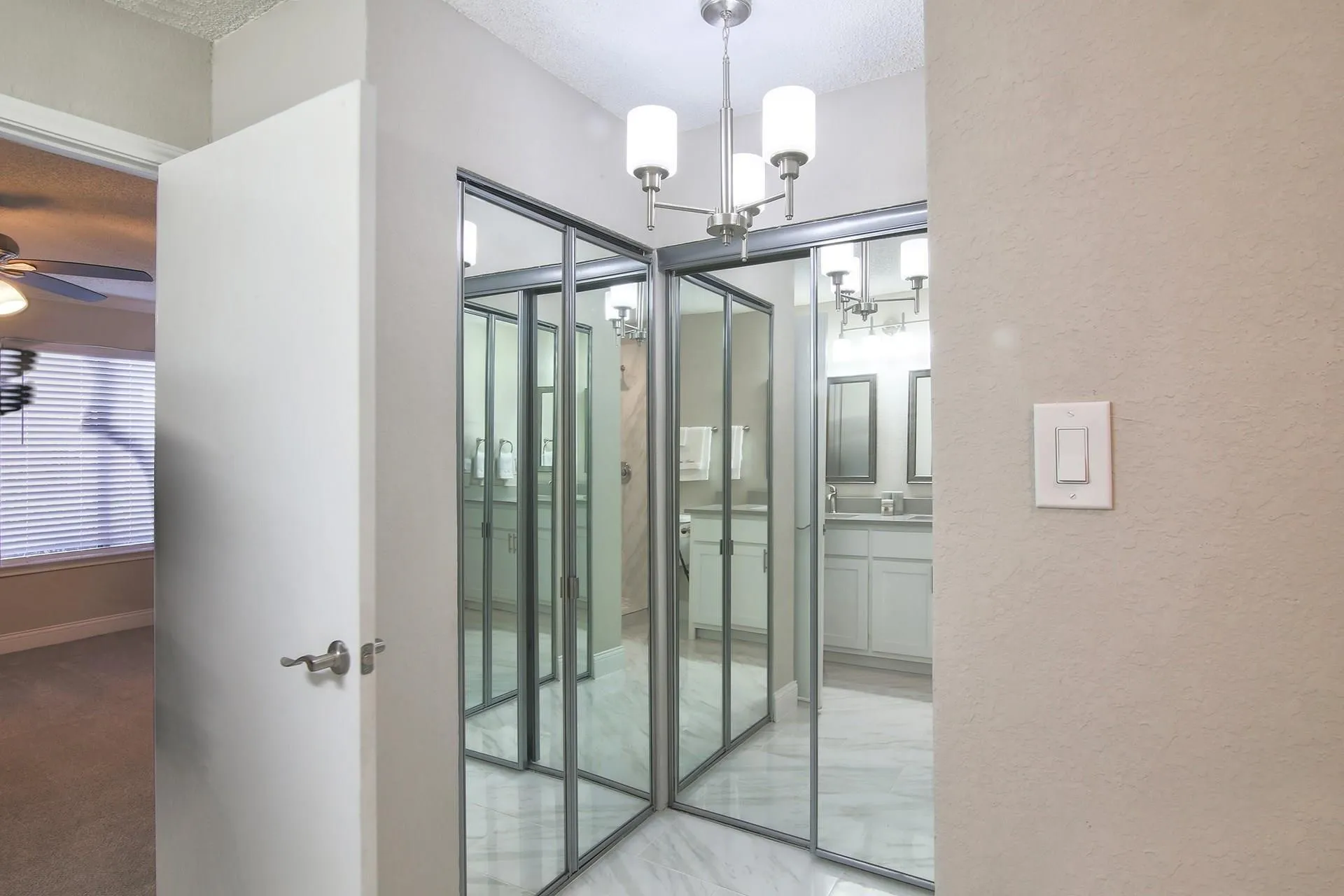 Condominium For Sale in Dallas County , 821 Dublin Drive 219, Richardson, Texas 75080, 3 Bedroom, 2 Bathroom, 1 Garage spaces, 1,365 Sqft, built in 1981, mls#21298241, Real Estate Agent in Richardson, Homes For Sale in Dallas county, Homes For Sale in Richardson, Realtor in Richardson Texas, Real Estate Brokerage Independent Realty Texas, Luminita Cordes Realtor