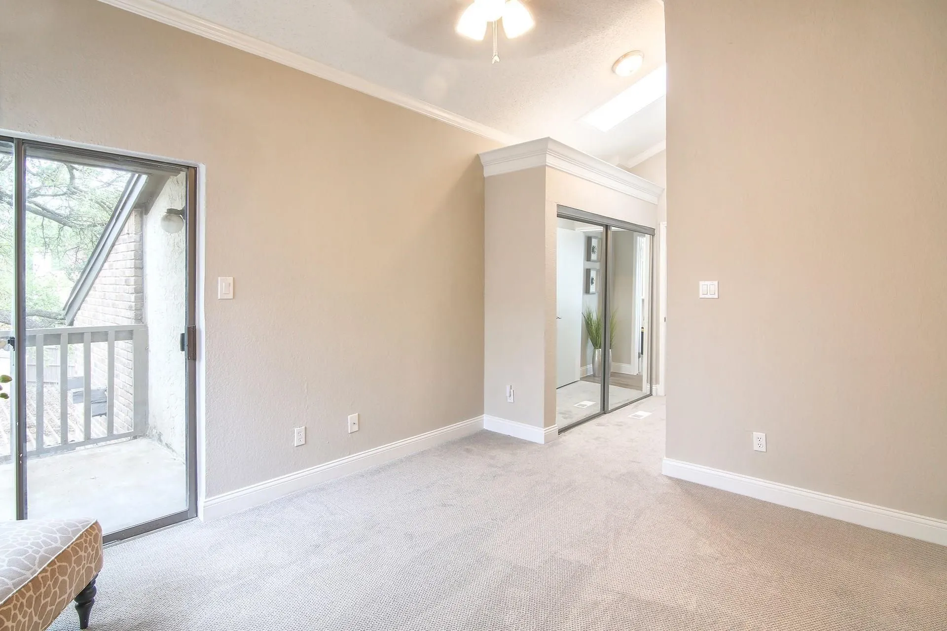 Condominium For Sale in Dallas County , 821 Dublin Drive 219, Richardson, Texas 75080, 3 Bedroom, 2 Bathroom, 1 Garage spaces, 1,365 Sqft, built in 1981, mls#21298241, Real Estate Agent in Richardson, Homes For Sale in Dallas county, Homes For Sale in Richardson, Realtor in Richardson Texas, Real Estate Brokerage Independent Realty Texas, Luminita Cordes Realtor