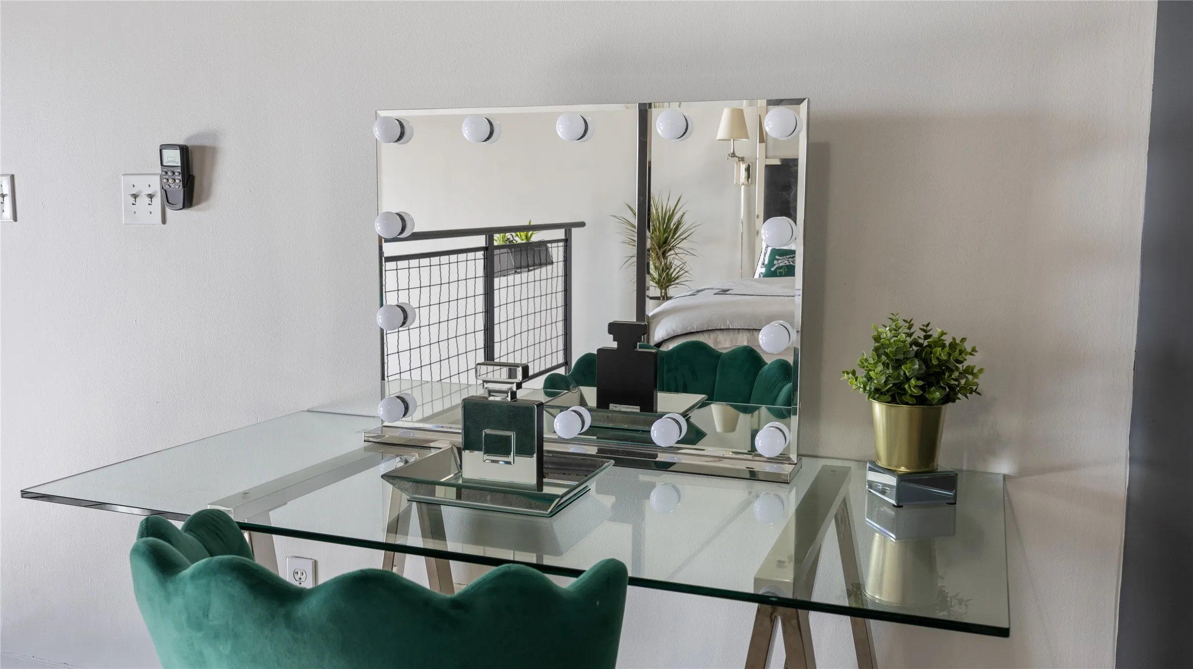 Condominium For Sale in Dallas County , 1122 Jackson Street 1103, Dallas, Texas 75202, 1 Bedroom, 2 Bathroom, 2 Garage spaces, 1,035 Sqft, built in 1925, mls#21298200, Real Estate Agent in Dallas, Homes For Sale in Dallas county, Homes For Sale in Dallas, Realtor in Dallas Texas, Real Estate Brokerage Independent Realty Texas, Luminita Cordes Realtor