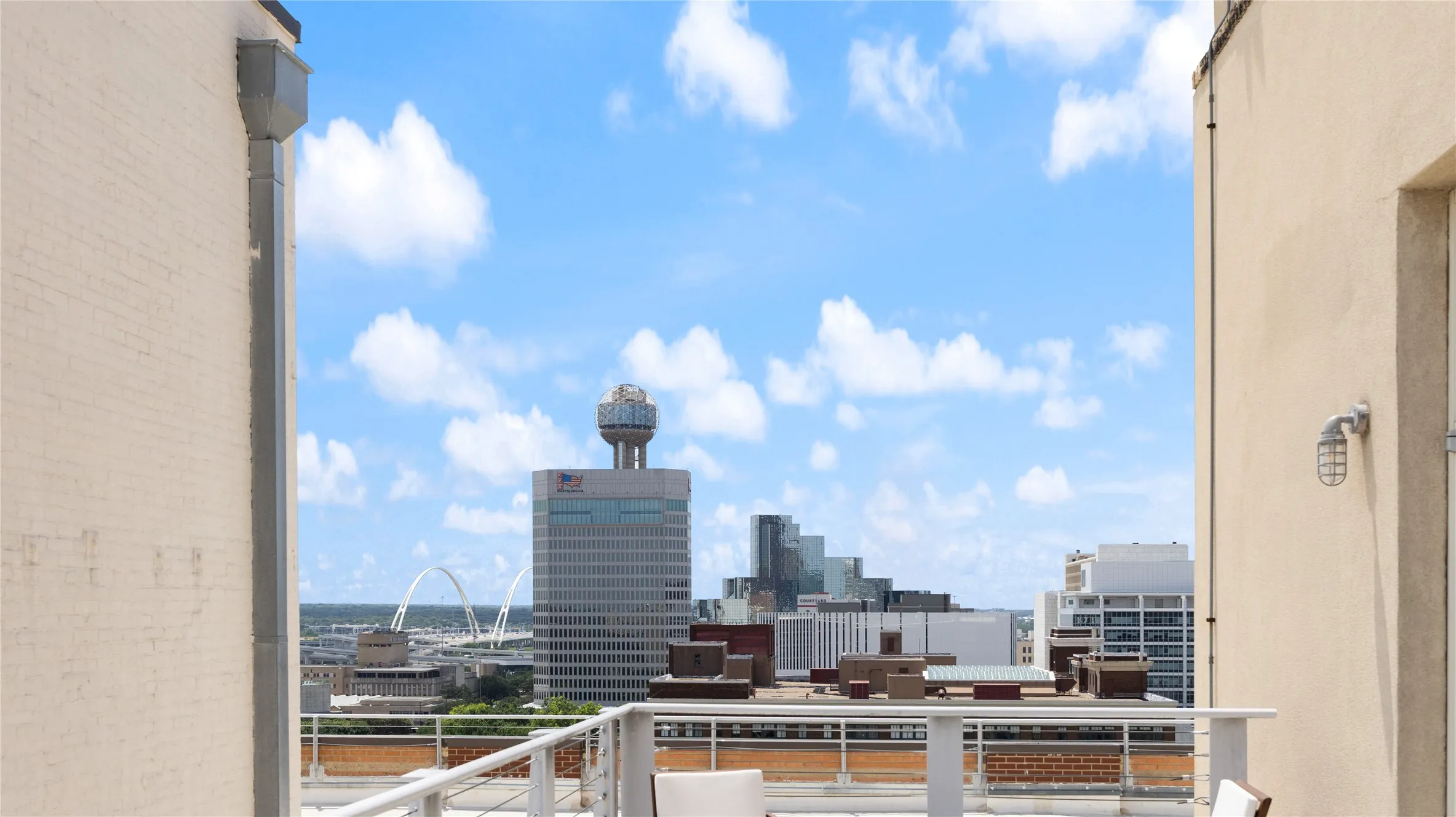Condominium For Sale in Dallas County , 1122 Jackson Street 1103, Dallas, Texas 75202, 1 Bedroom, 2 Bathroom, 2 Garage spaces, 1,035 Sqft, built in 1925, mls#21298200, Real Estate Agent in Dallas, Homes For Sale in Dallas county, Homes For Sale in Dallas, Realtor in Dallas Texas, Real Estate Brokerage Independent Realty Texas, Luminita Cordes Realtor